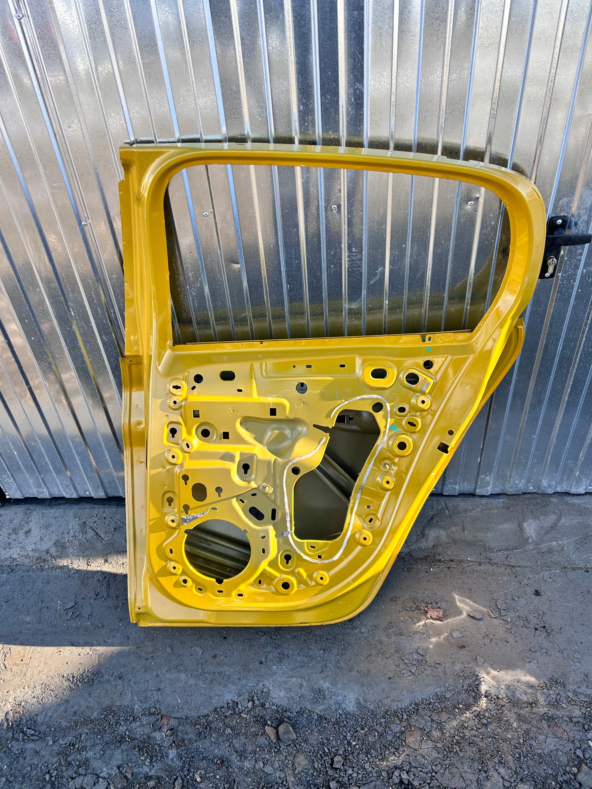 door rear. right PEUGEOT 208 II NR.00