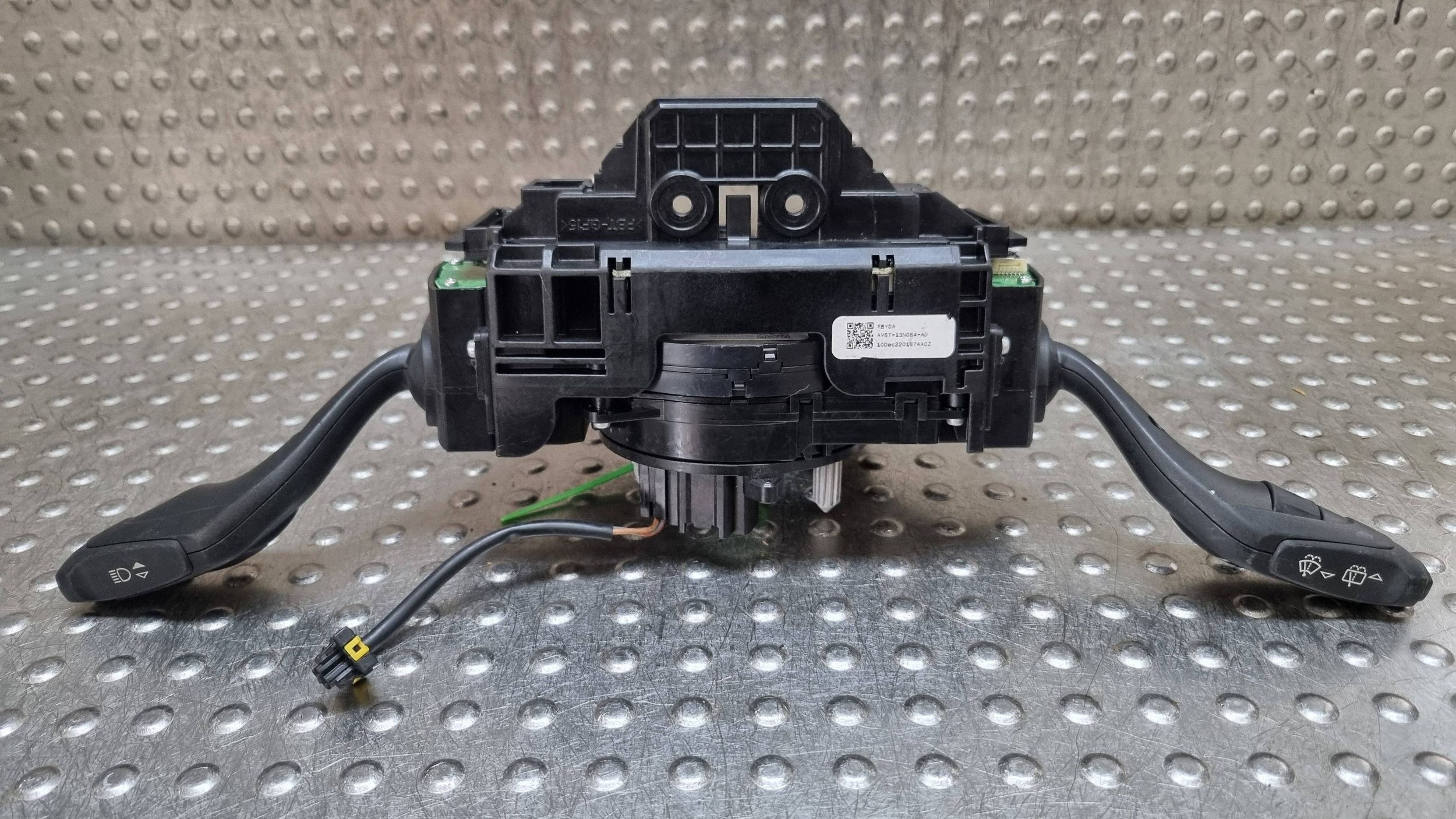 commodo commande levier commodo sous volant anneau AV6T-13N064-AD FORD C-MAX MK2 FOCUS MK3