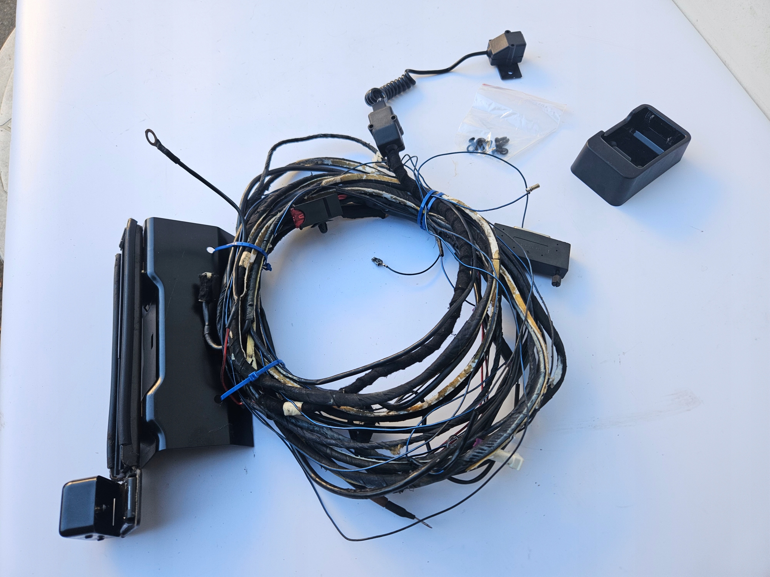 wiring bundle TELEFONU TELEFON AUDI V8 D11 200 100 441