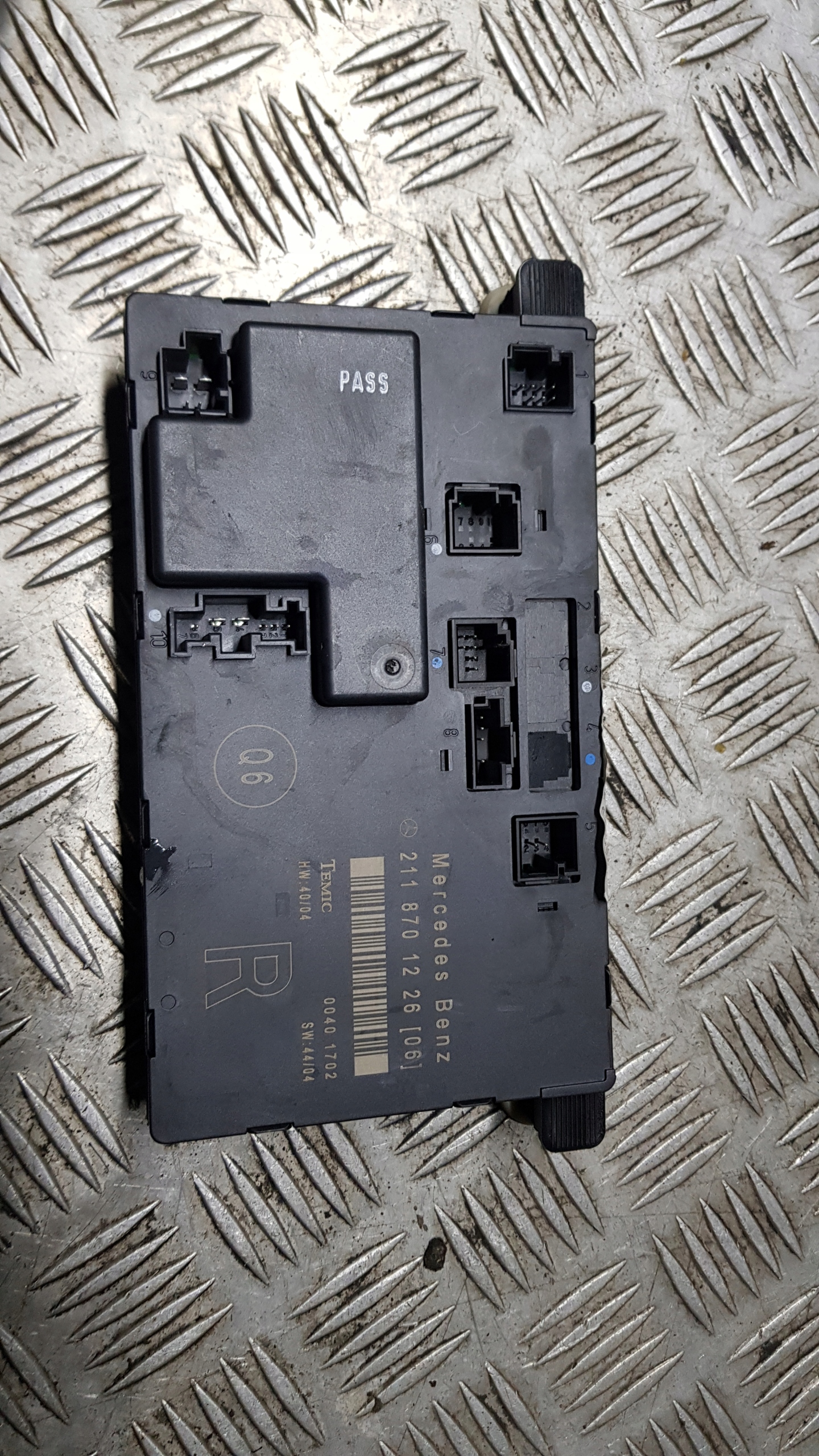 MERCEDES W211 module door right front 2118701226