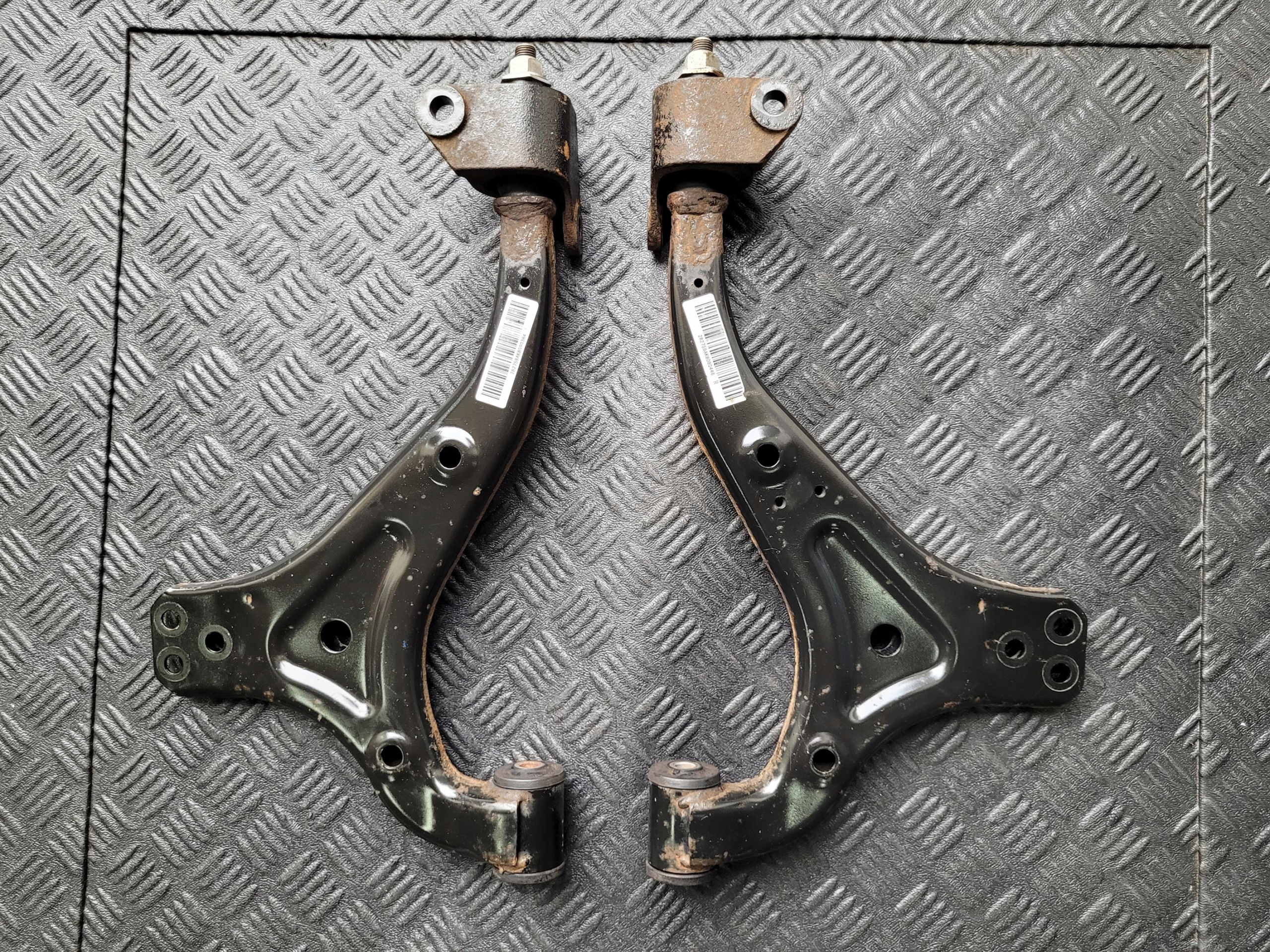 arm lower front front left MG HS and 1.5 T TGI AUTOMAT