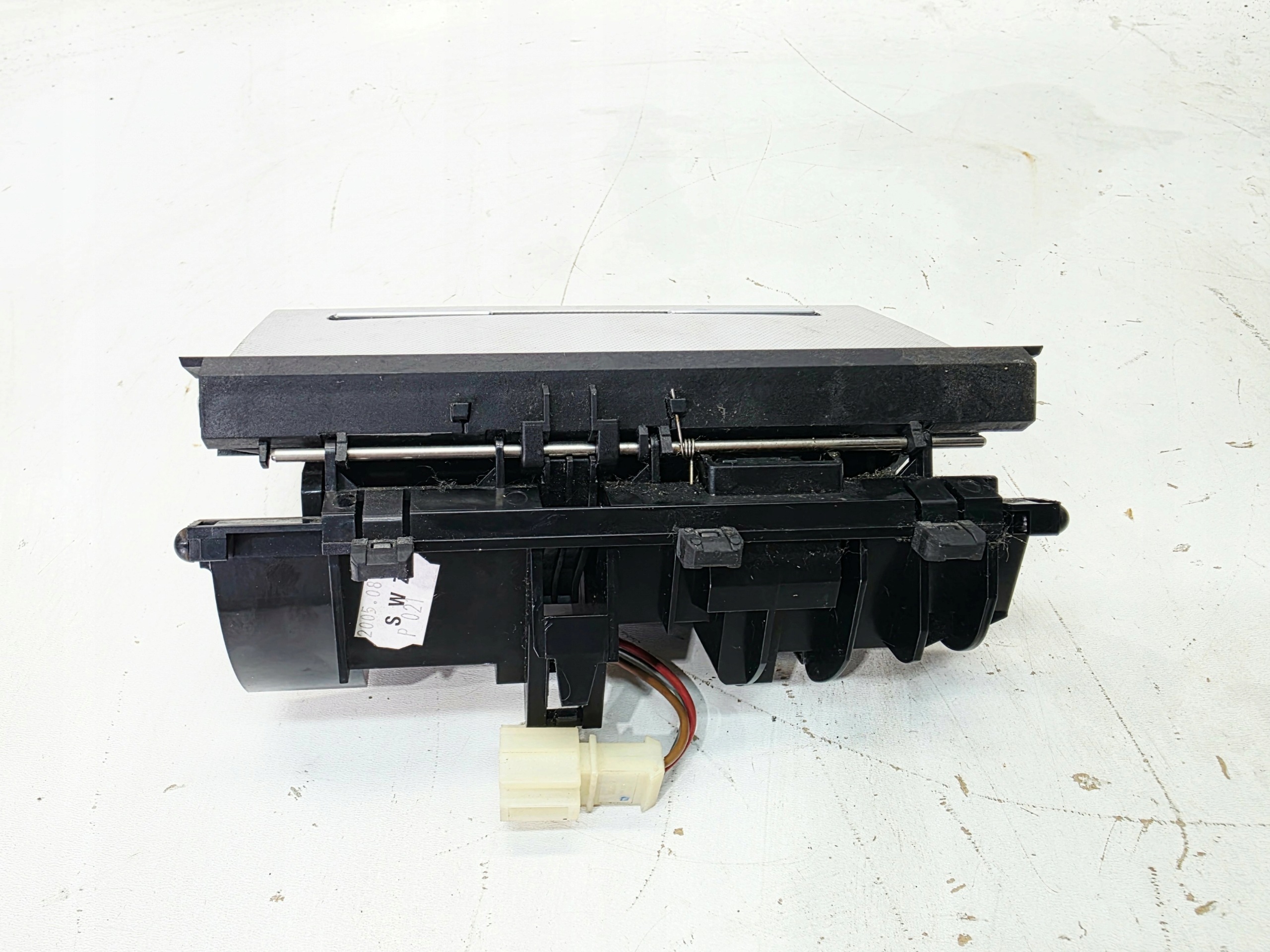 ashtray passenger compartment front 2 DIN AUDI A4 B6 B7 8E0857951M