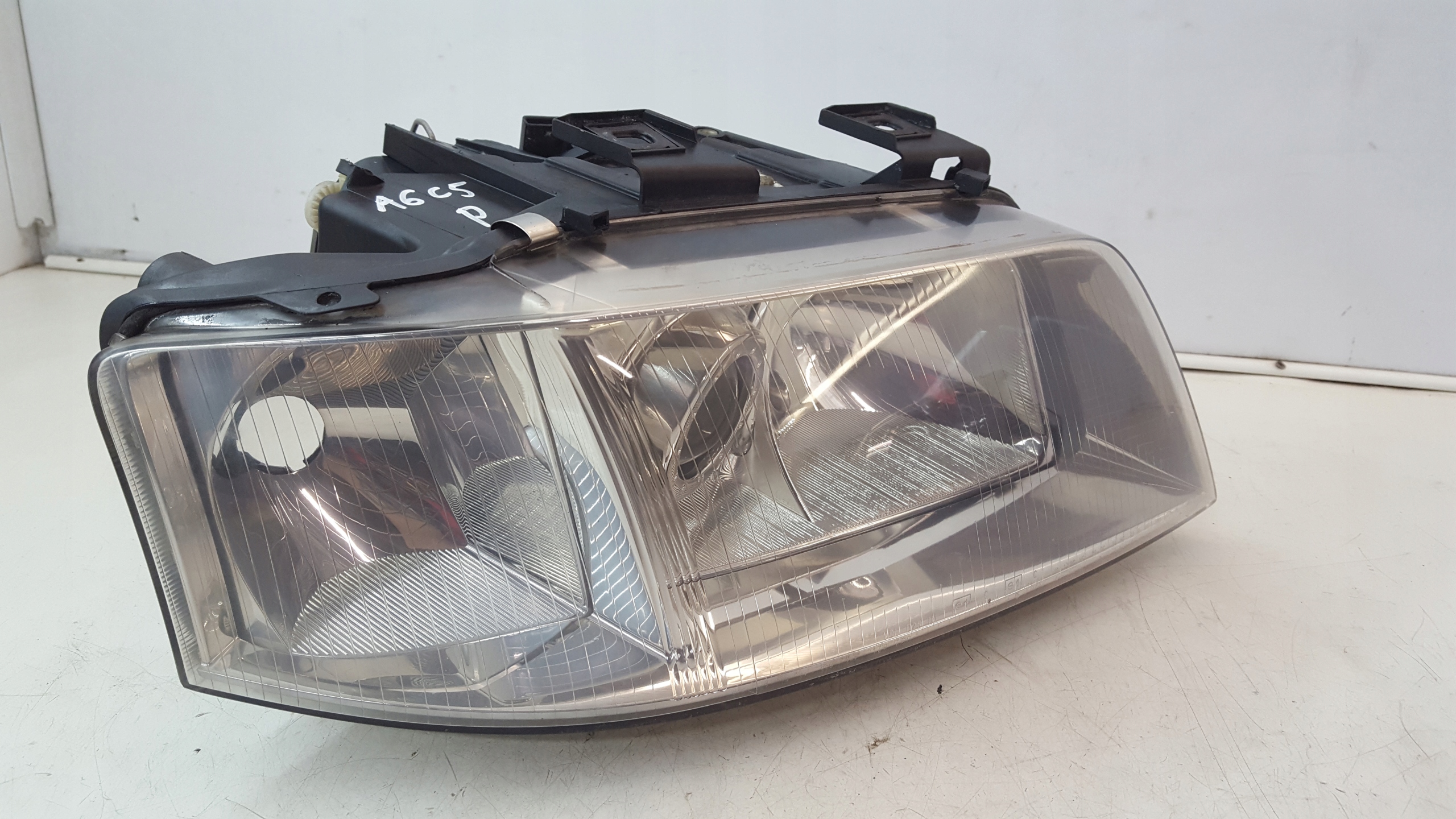 light right front Hella 14846800 europa Audi A6 C5