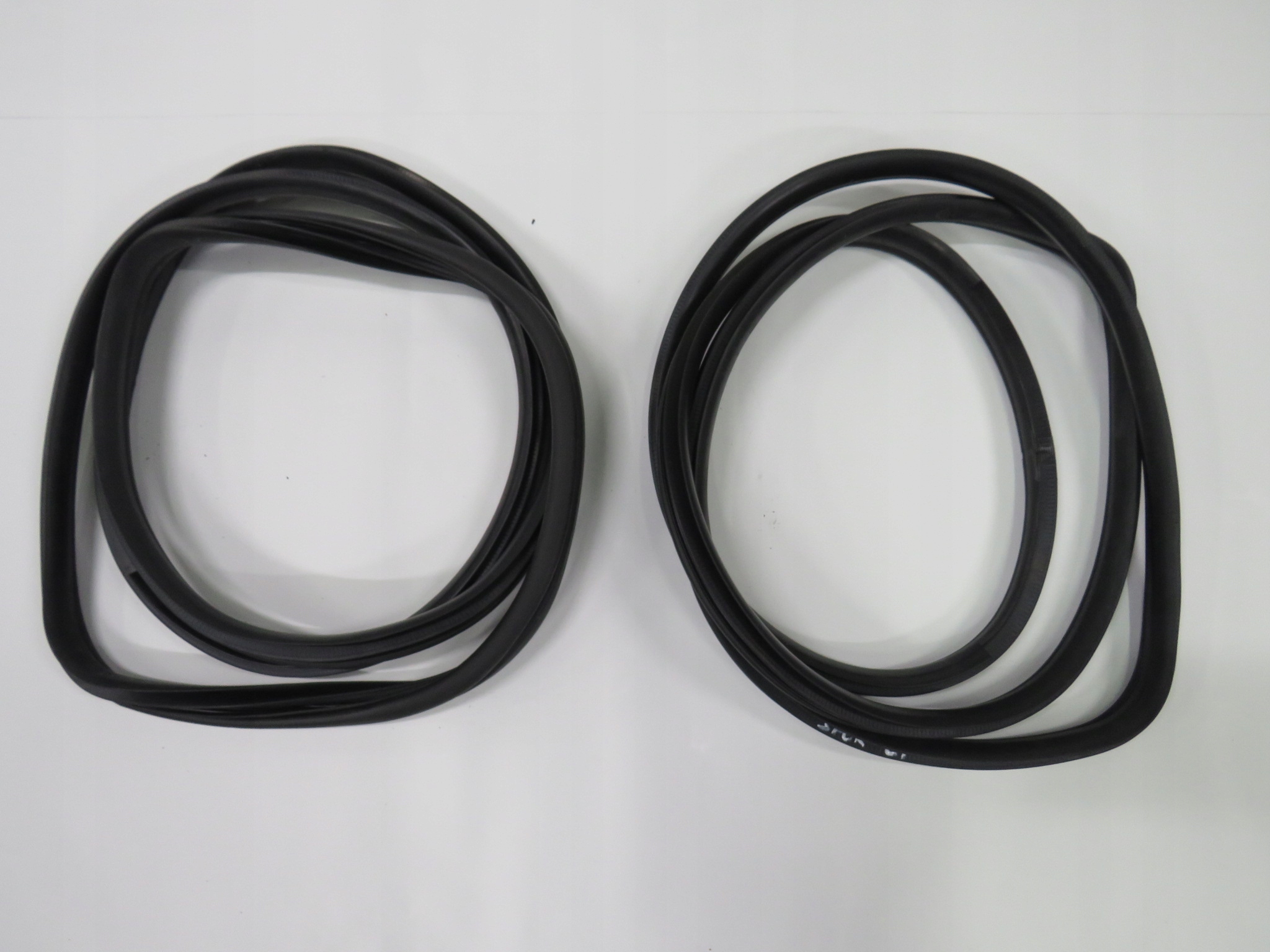 KIA SPORTAGE III USZCZELKA DRZWI TYŁ KAROSERYJNA