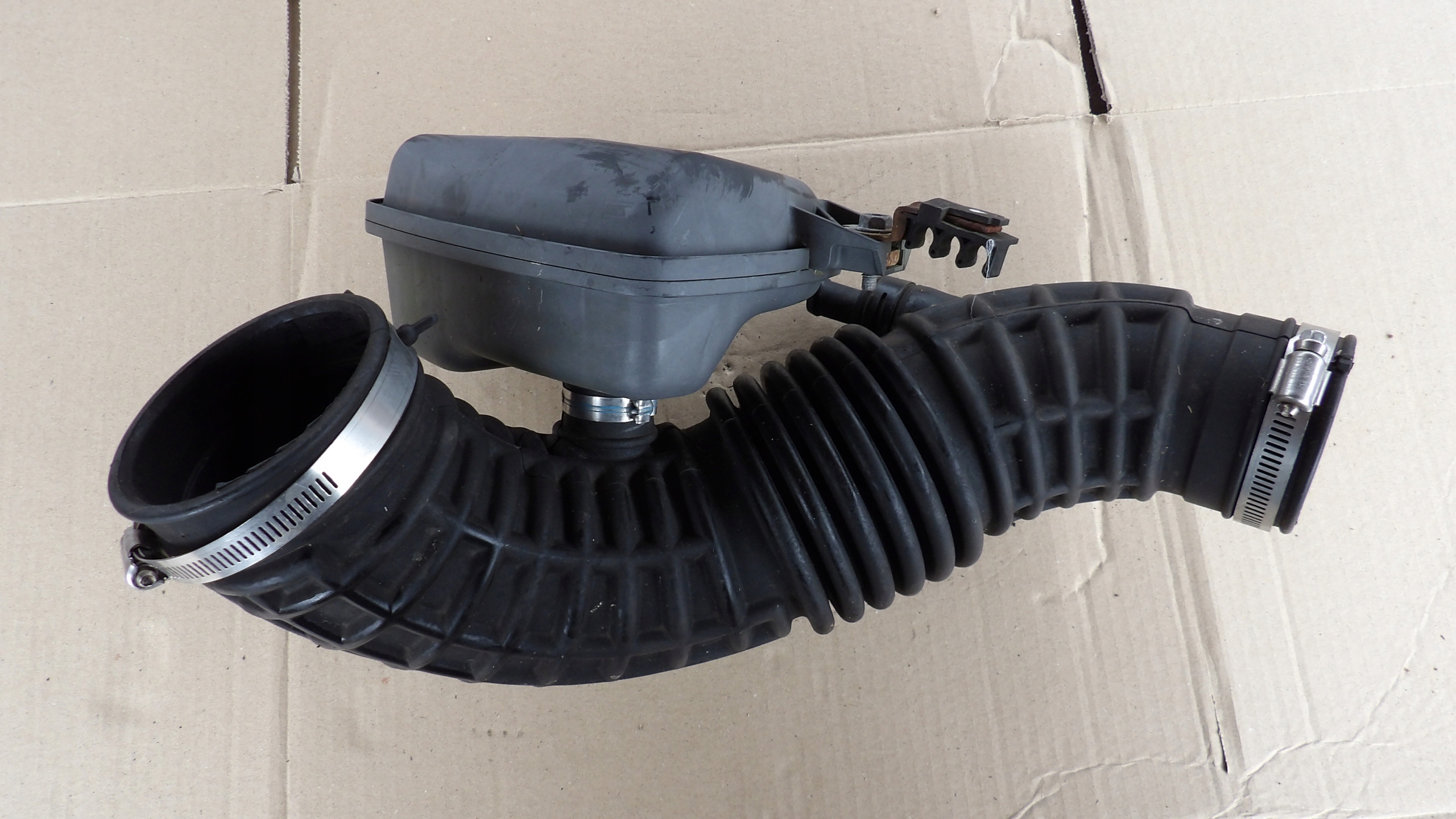 NISSAN NAVARA D40 pipe air