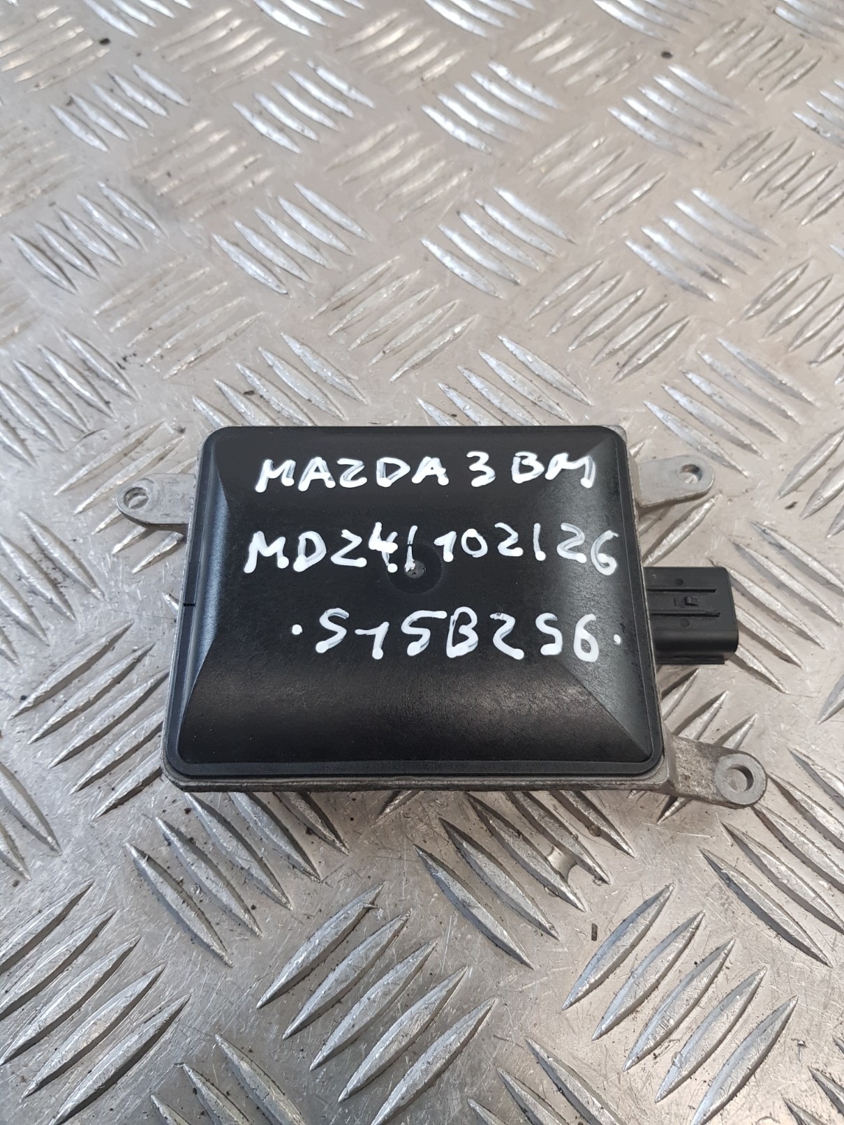 sensor MARTWEGO POLA left BHS2-67Y90B MAZDA III BM 2013r
