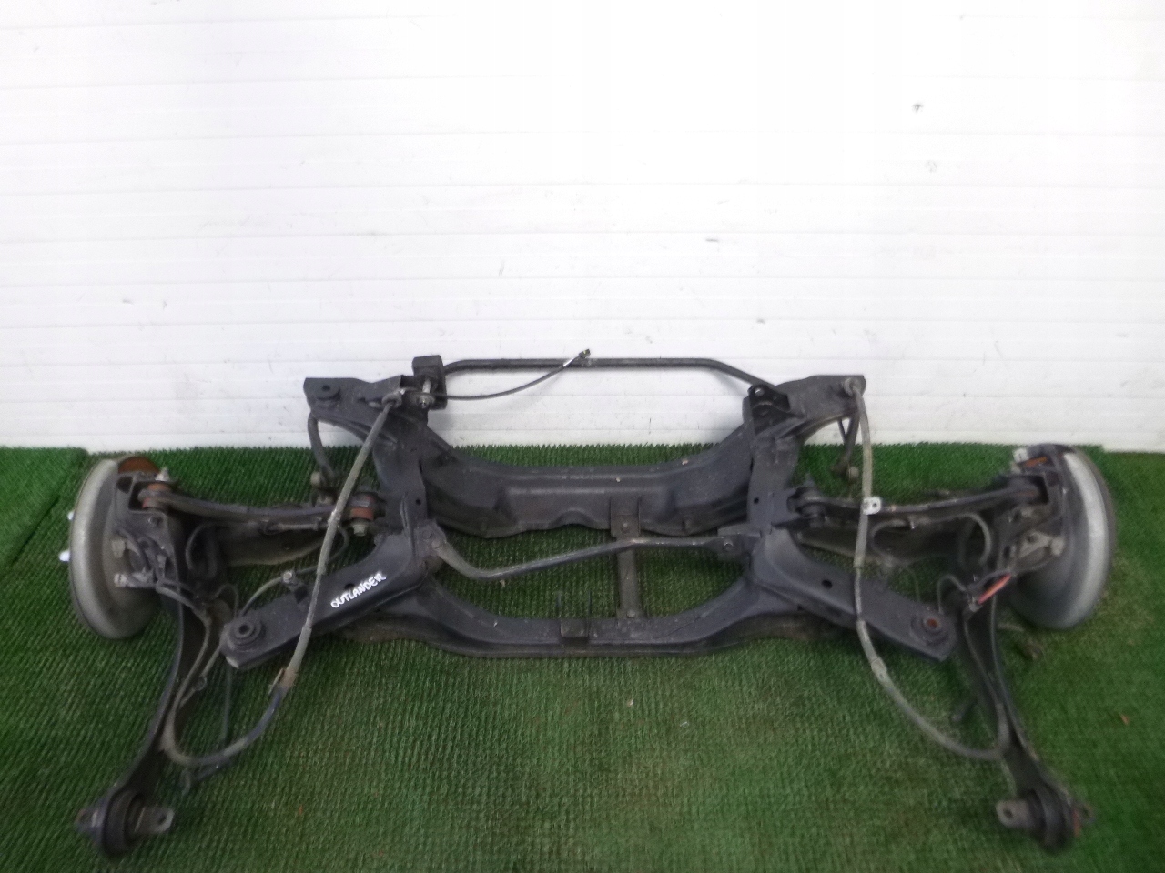 OUTLANDER III PHEV ZAWIESZENIE TYLNE KOMPLET 4x4