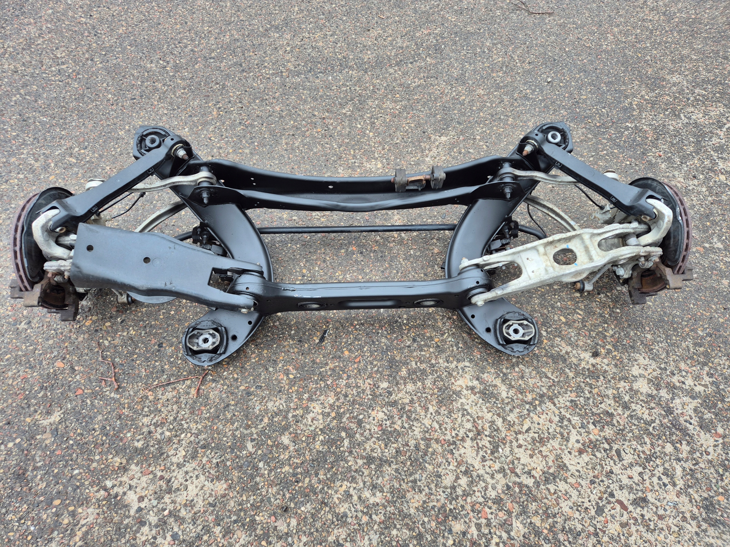 subframe axle beam springing swings rear part below PNEUMATYKE MERCEDES W205 BDB!!