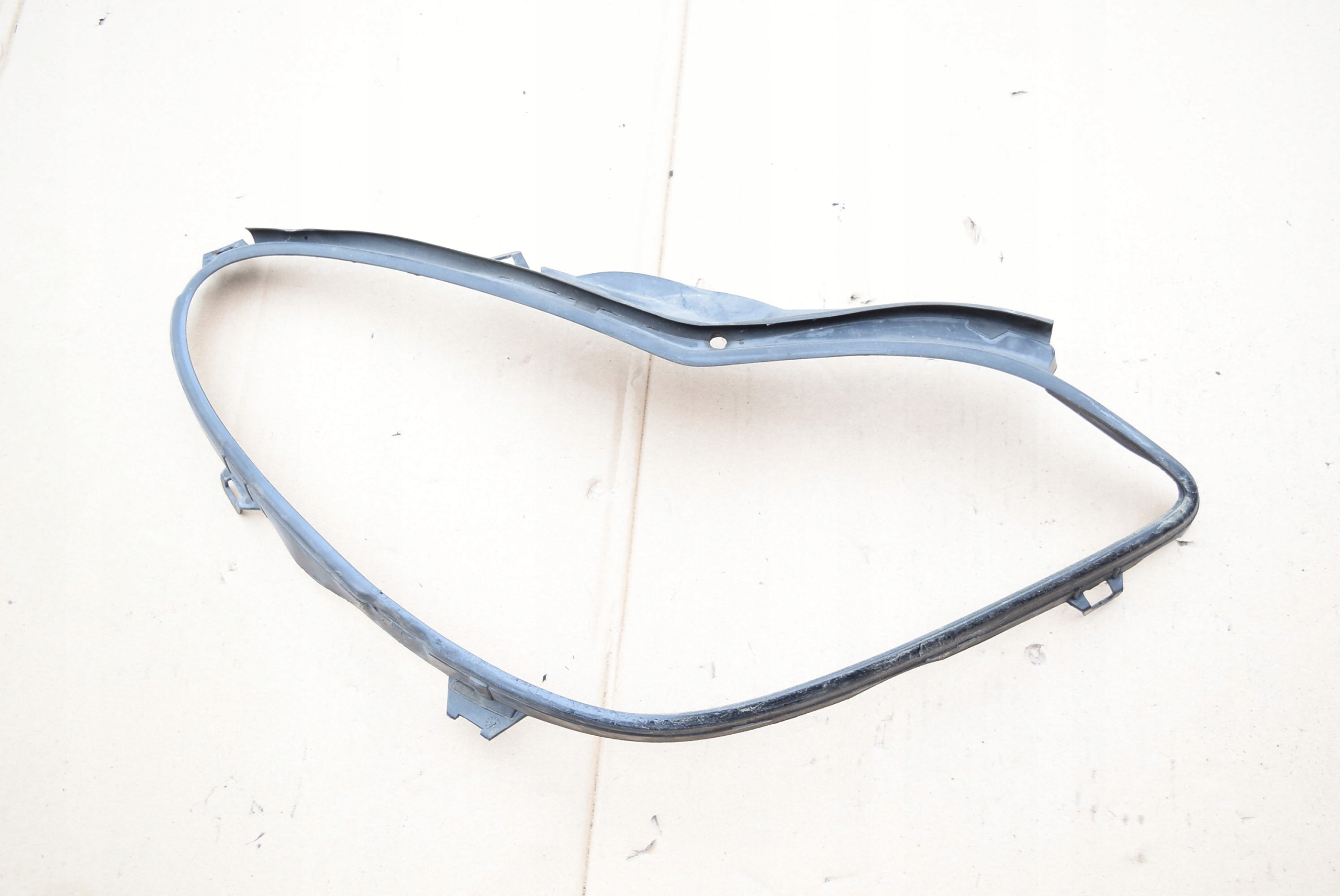 MERCEDES W219 КЛС УЩІЛЬНЮВАЧ ФАРИ ФАРИ ПРАВА