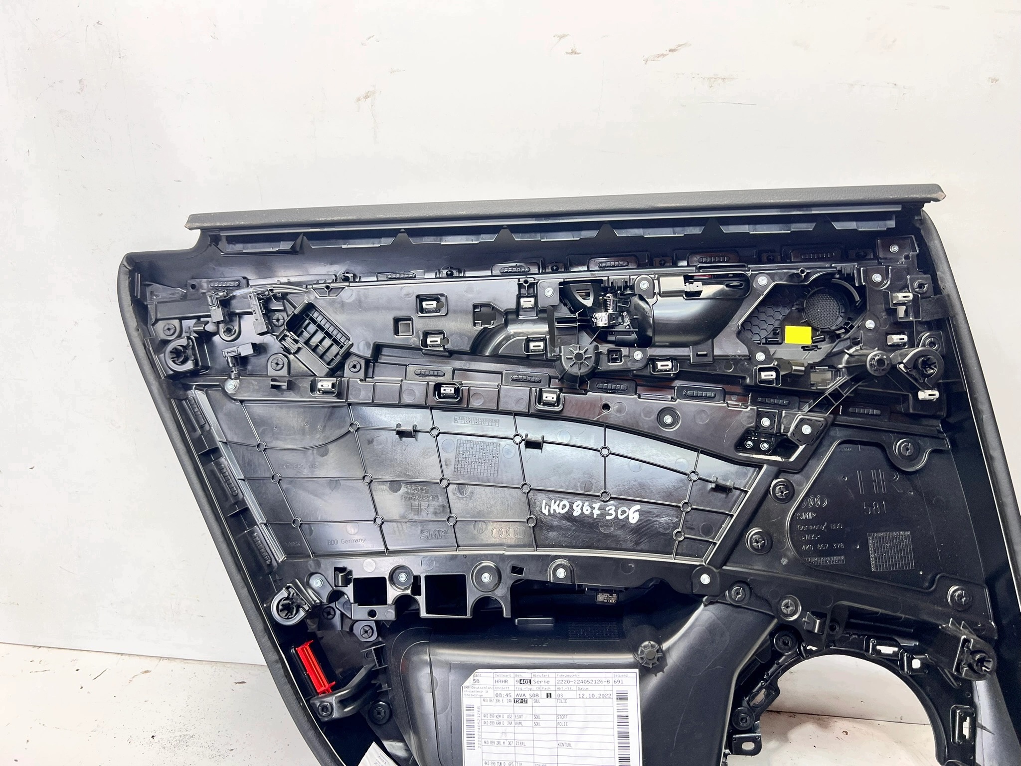 side door right rear part AUDI A6 C8 4K0867306E QQ2