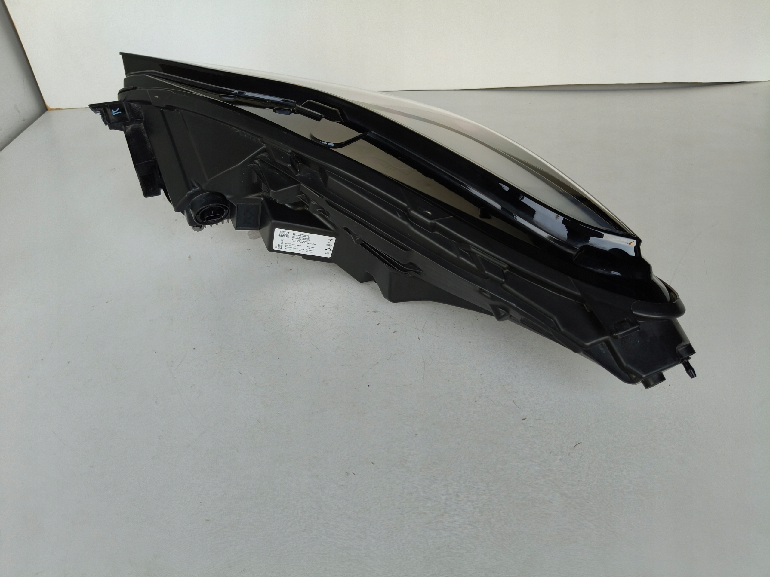 light right REFLEKTOR TESLA MODEL 3 Y 20- LIFT FULL LED