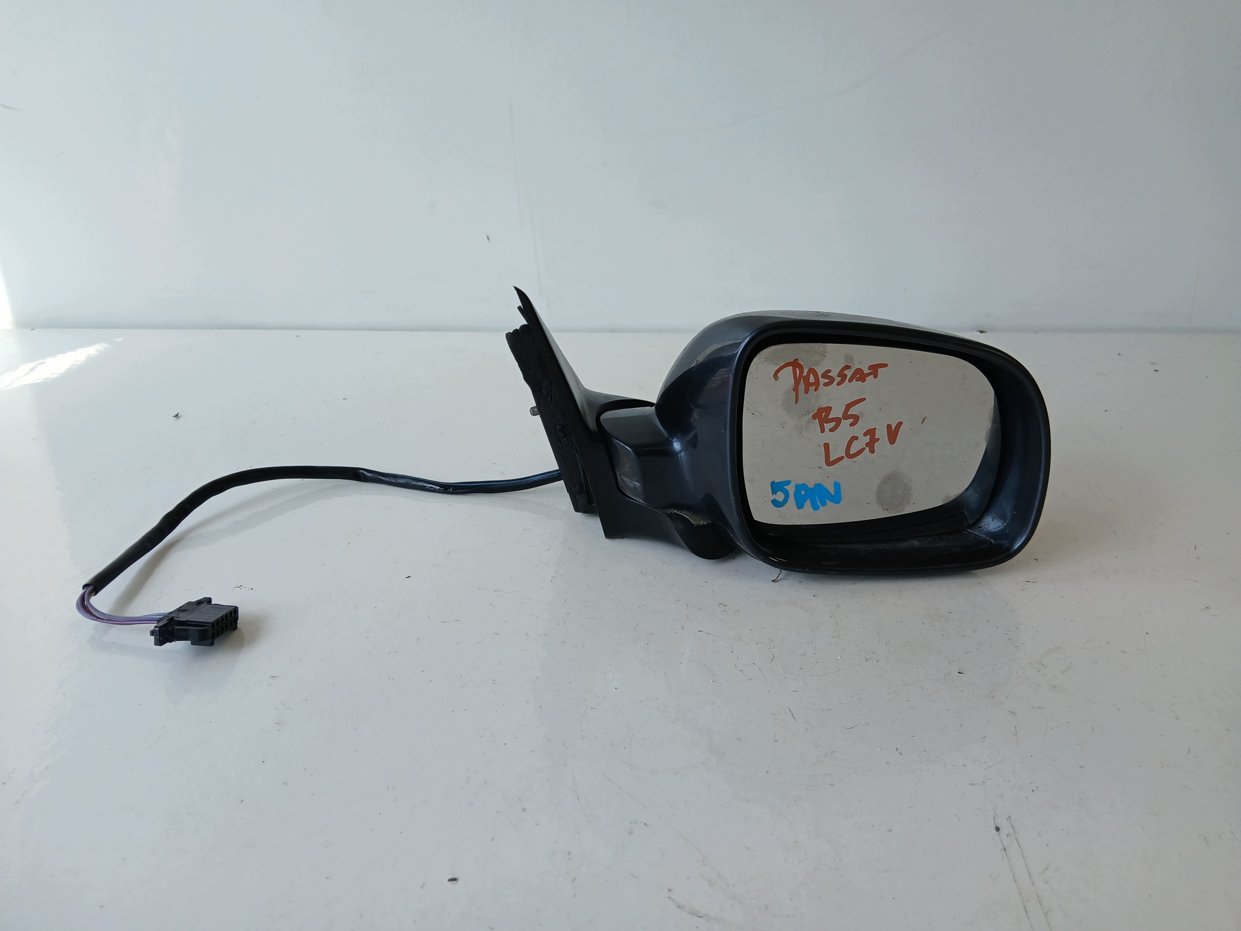 VW PASSAT B5 mirror right 5 PIN LC7V