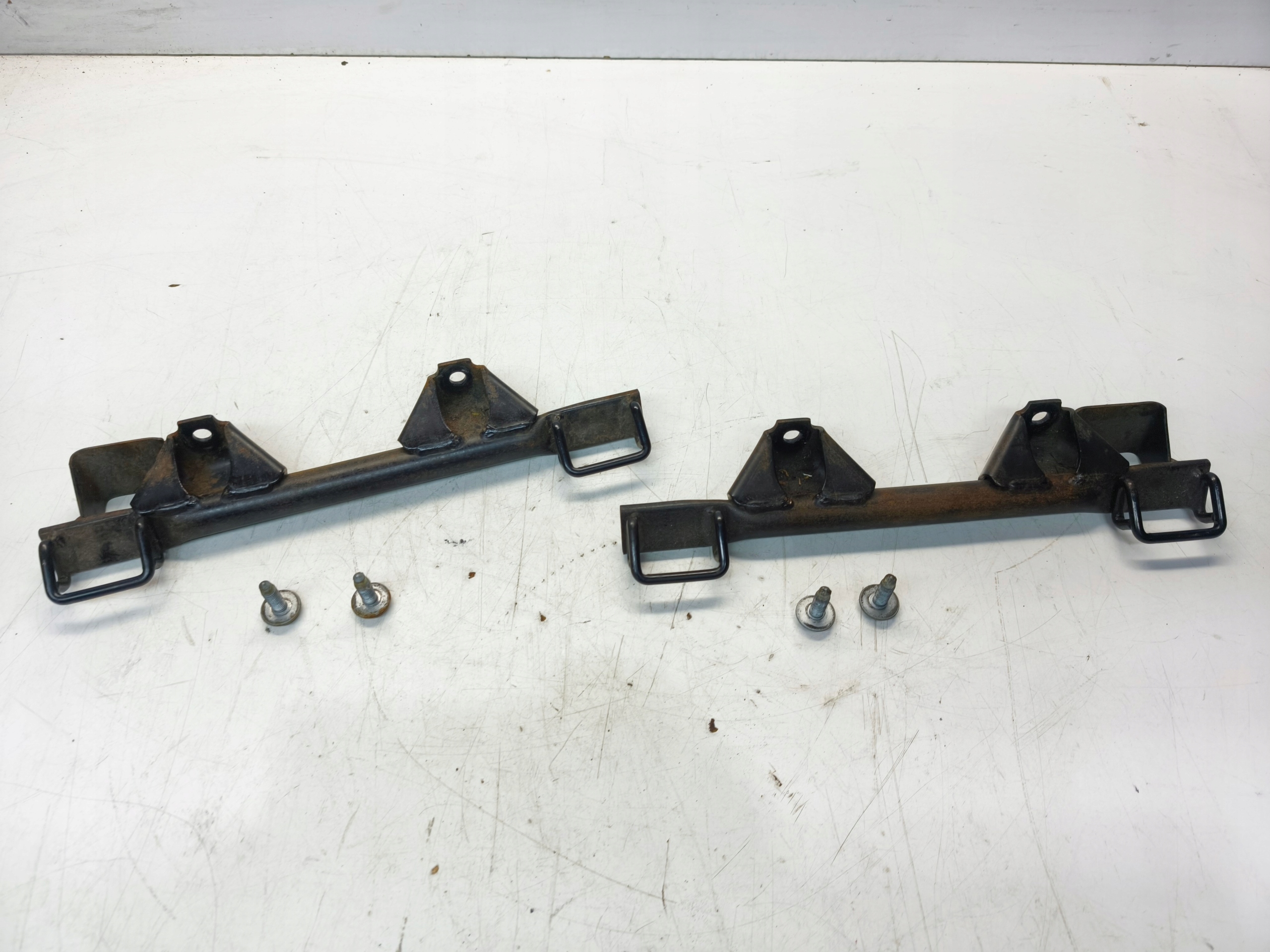 holder ISOFIX left and right rear part AUDI A4 B7 A6 C6 8E0813545A 8E0813546A