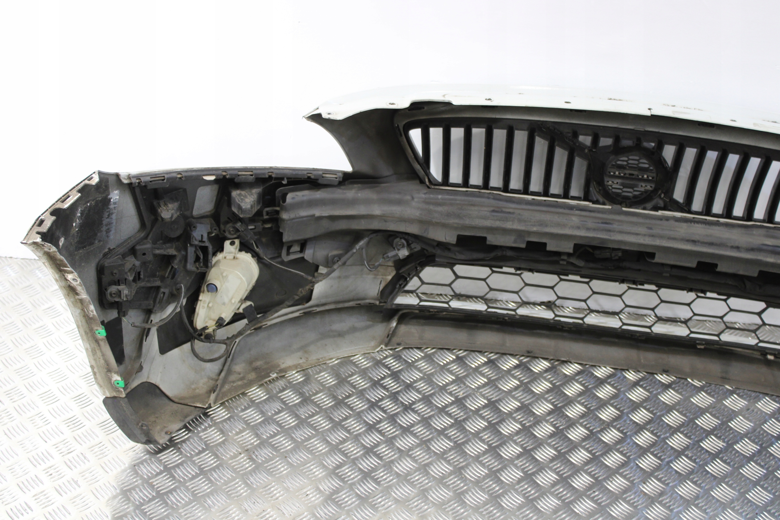 bumper front front VOLVO V40 II 2 CROSS COUNTRY