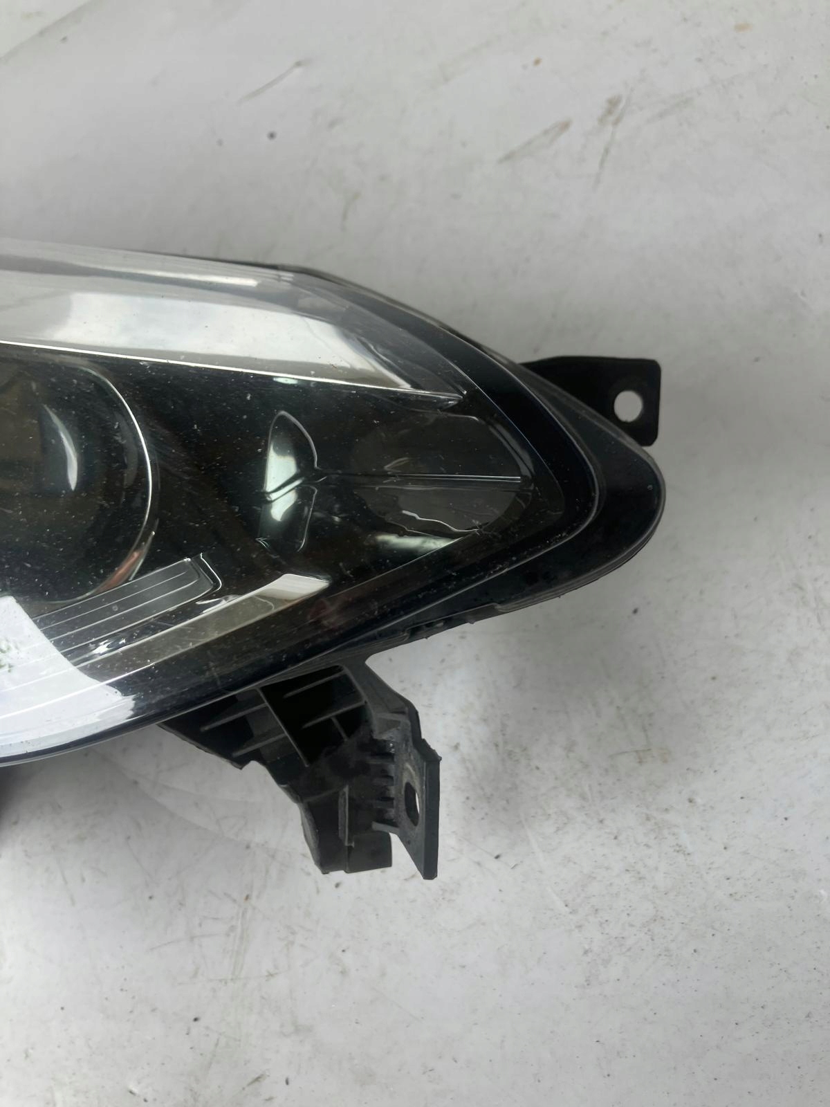 light right front RENAULT MEGANE IV 260102555R lens