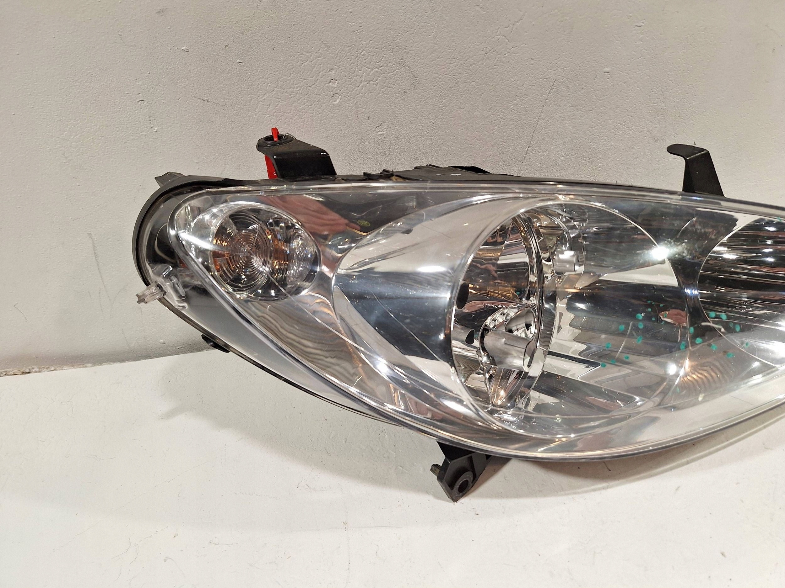 light front right 89309089 PEUGEOT 307 01