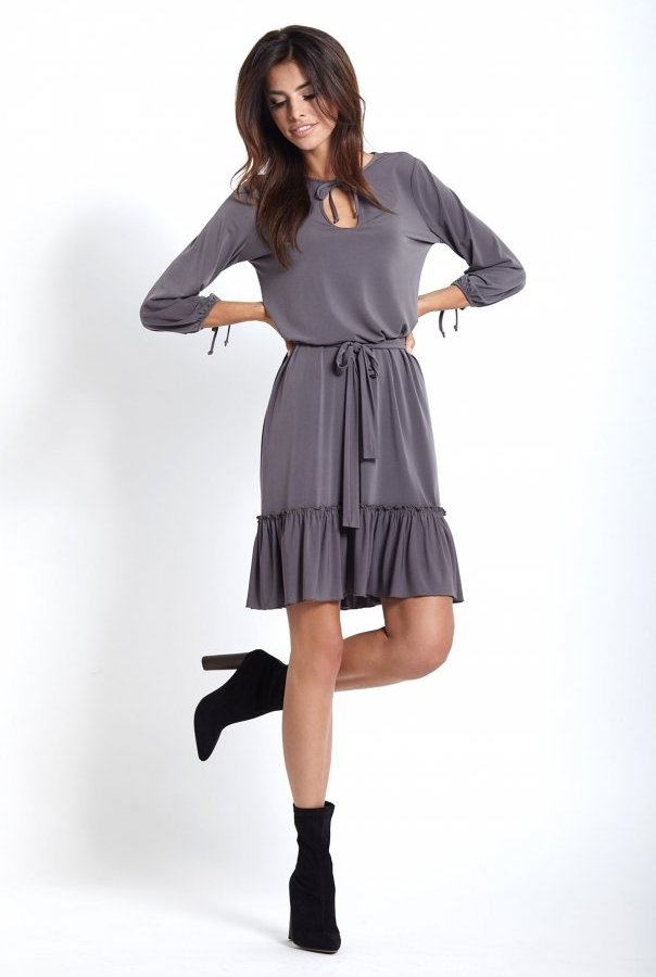 Volné Šaty Roksana S Volánem A Grafitovým Páskem 36