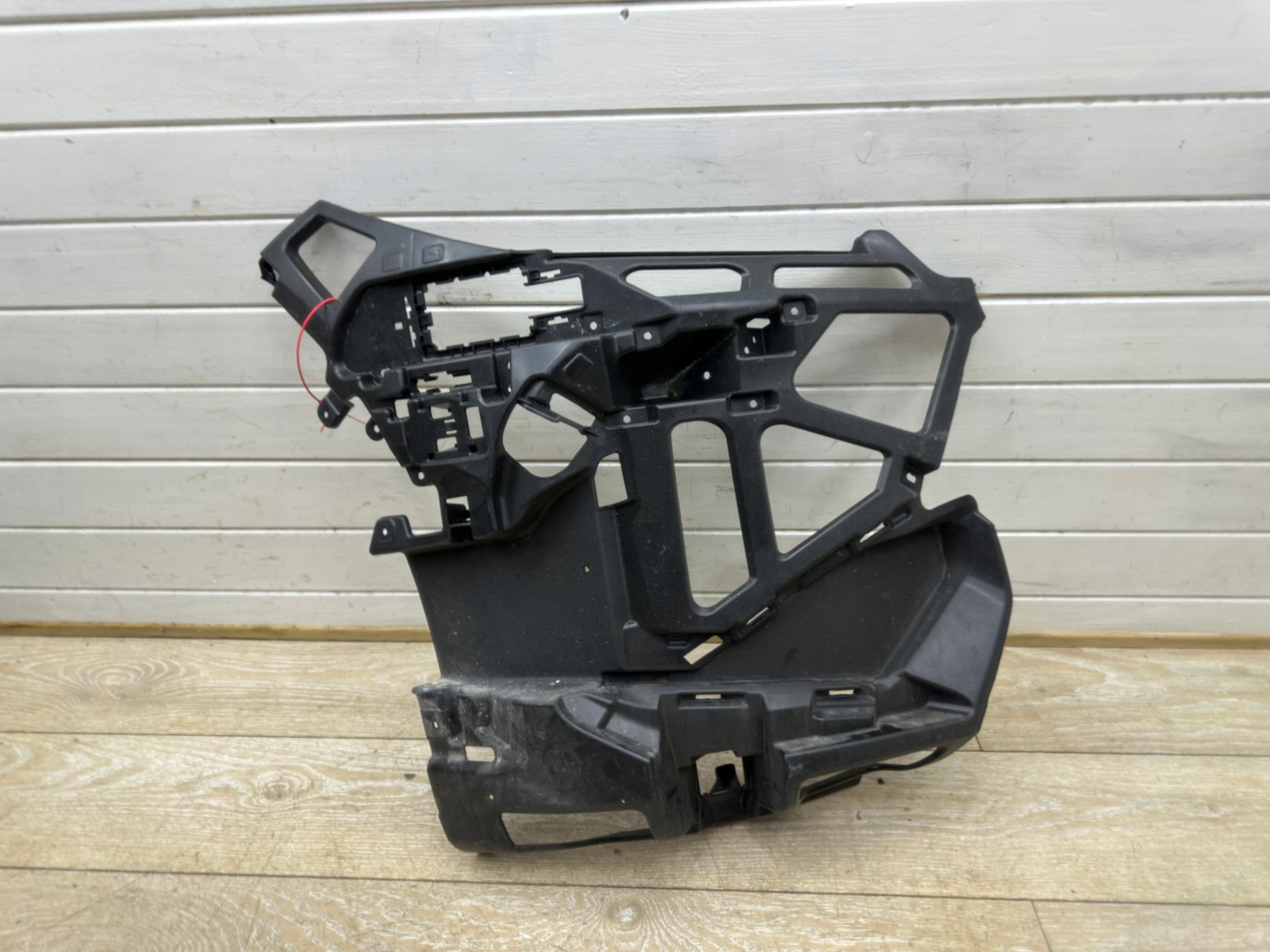 BMW X1 U11 holder fog lights support right front 9883584
