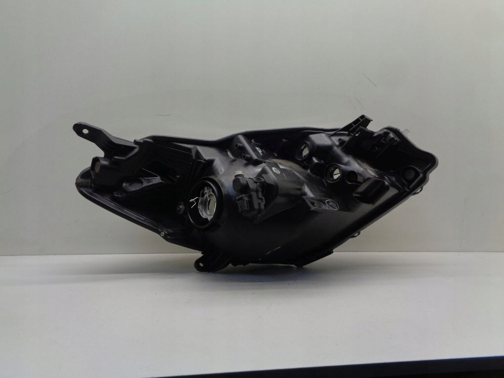 TOYOTA YARIS III LIFT 13- light front left