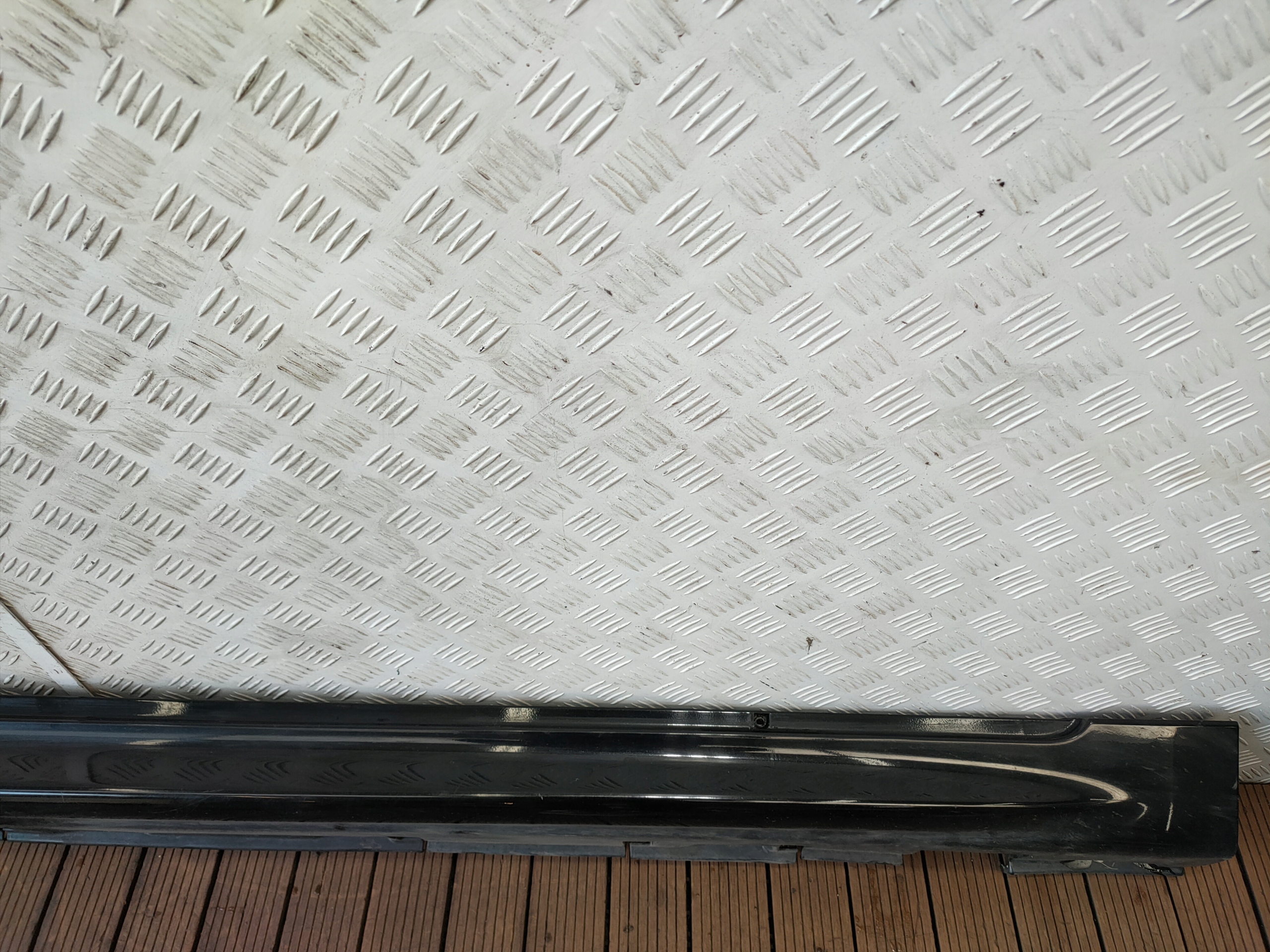 SUZUKI KIZASHI 09-14 moulding threshold right cap 77231-57L1 R