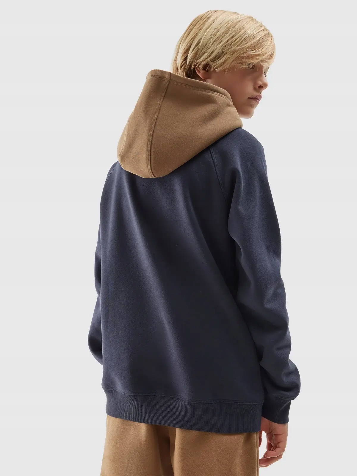 BLUZA CHŁOPIĘCA 4F DRESOWA Z KAPTUREM AW23M651 Wzór dominujący bez wzoru