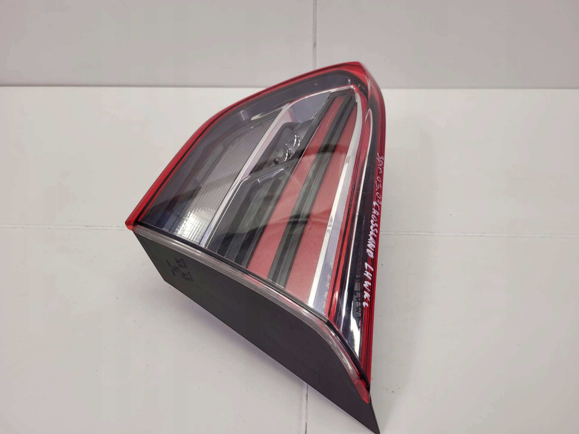 light rear to the bonnet right side Opel Crossland X 2019 2SD.2238