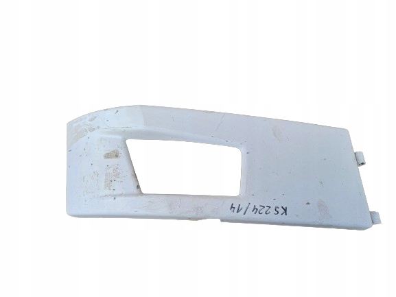 RENAULT GAMA T RANGE NAKŁADKA RAMKA HALOGENU PRAWA 82706552