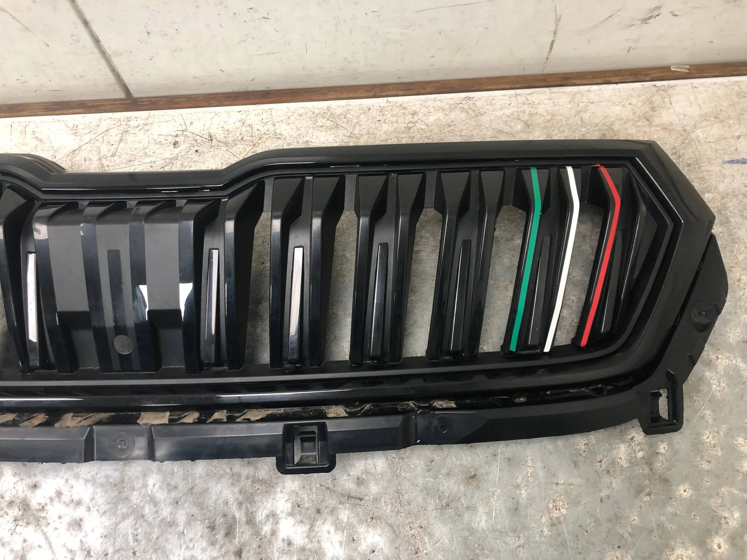 grill grille radiator SKODA KAROQ 57A853653G