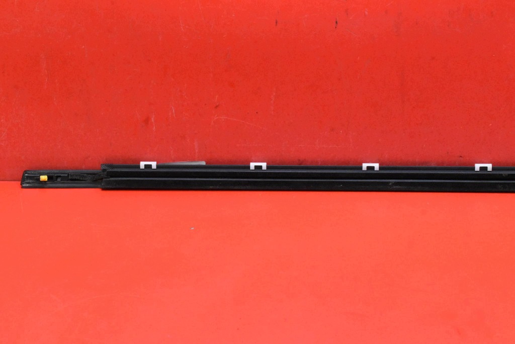 moulding dust door right front black KIA EV6 21