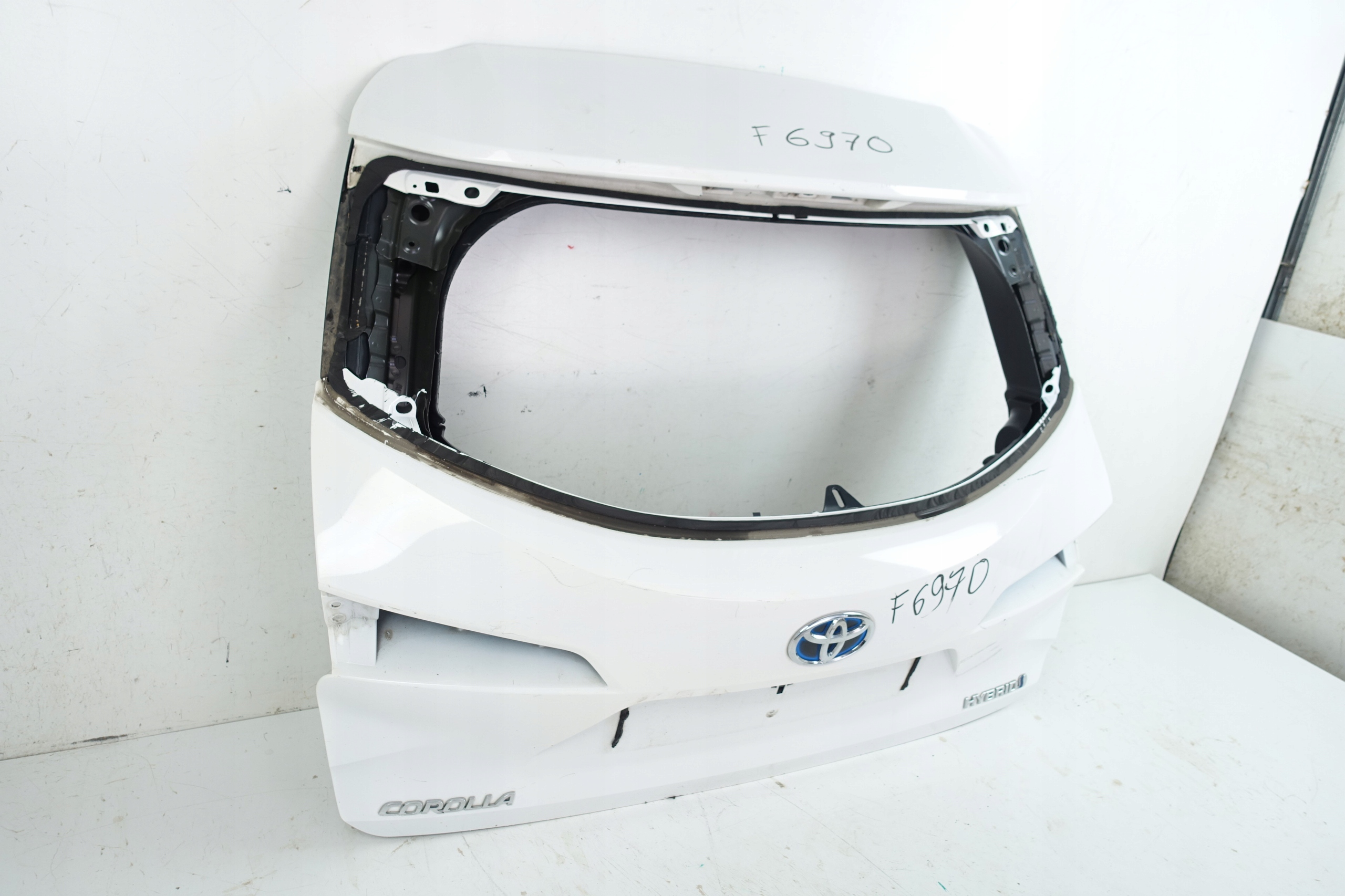 TOYOTA COROLLA E21 KOMBI 2018- cover trunk door boot 67149-02140