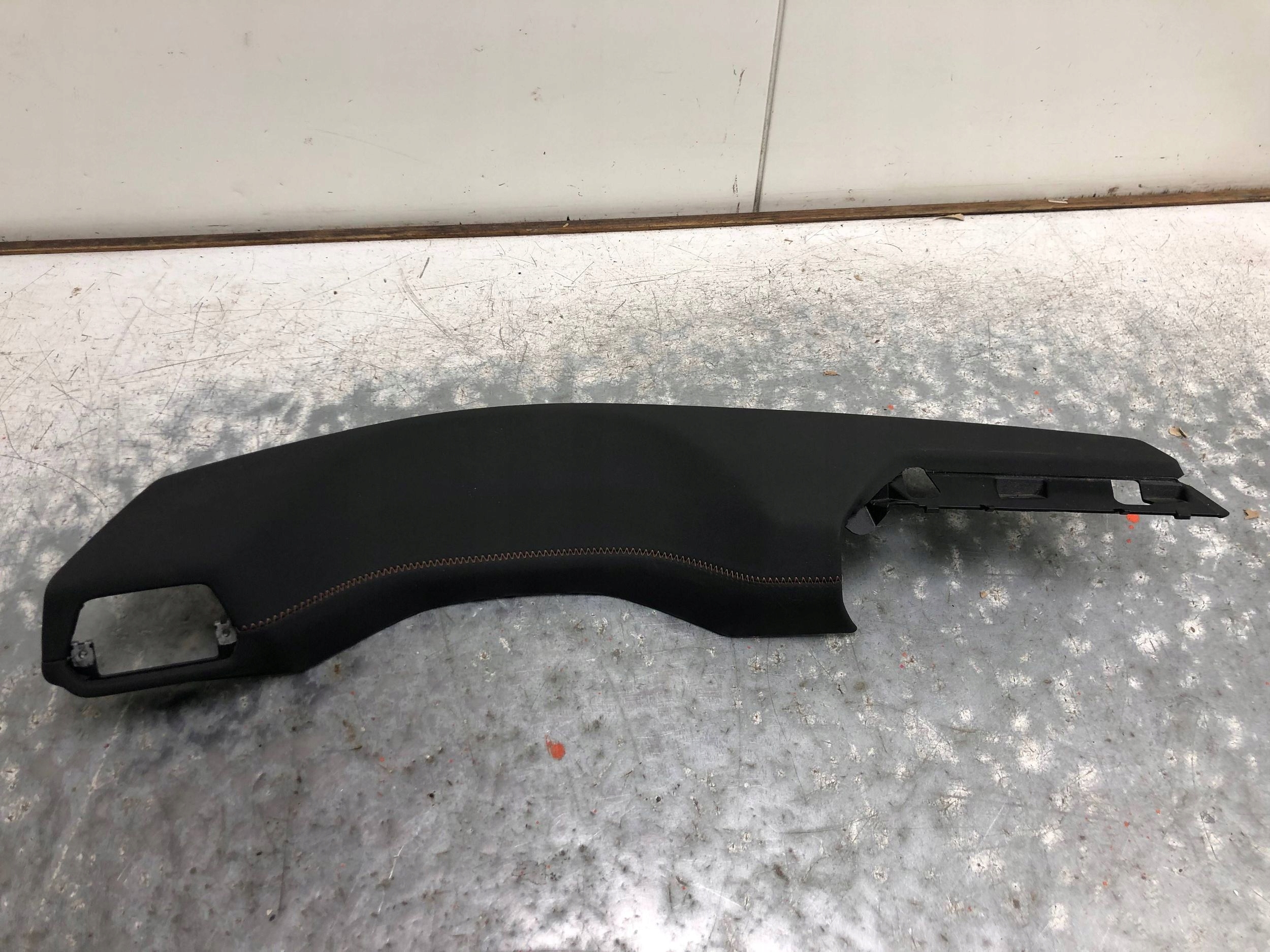 Blende Abdeckung DEKOR konsole CUPRA BORN 10F858061C