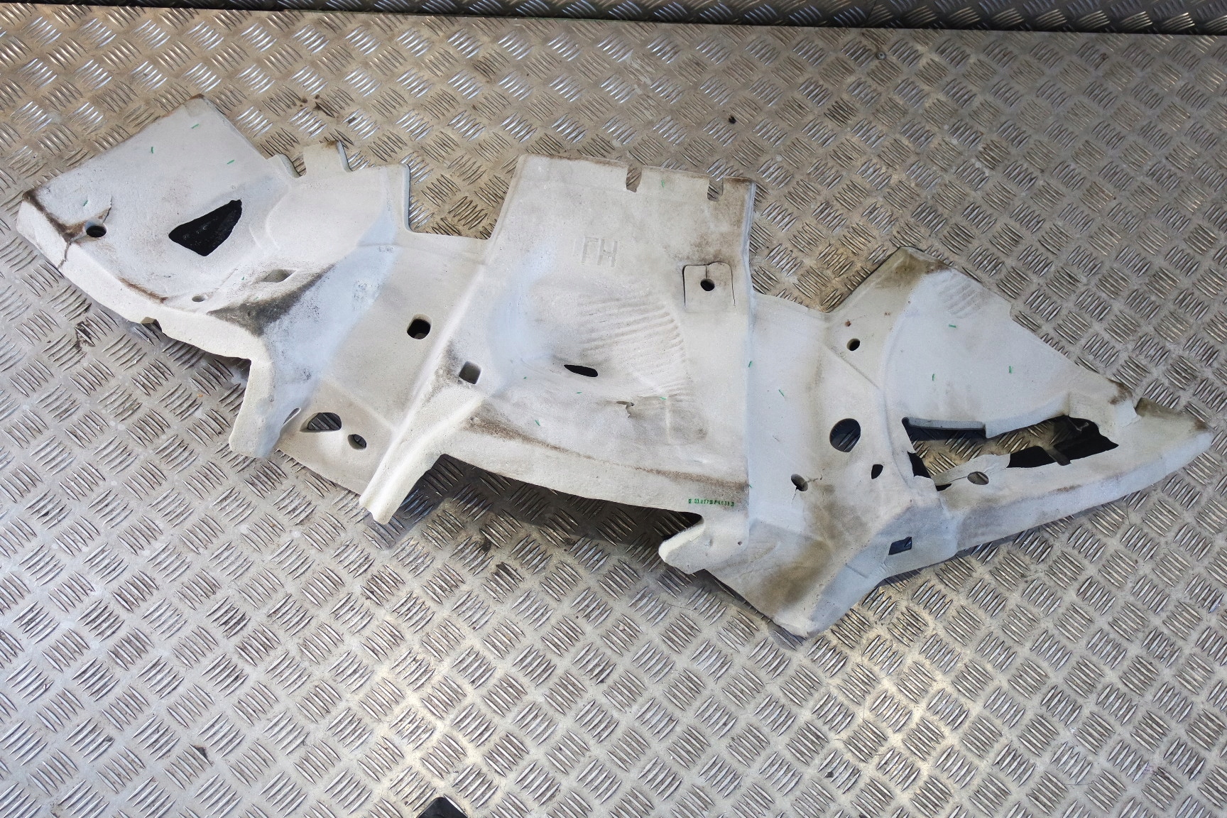 ГЛУШИТЕЛЬ LAMBORGHINI URUS 4ML863813