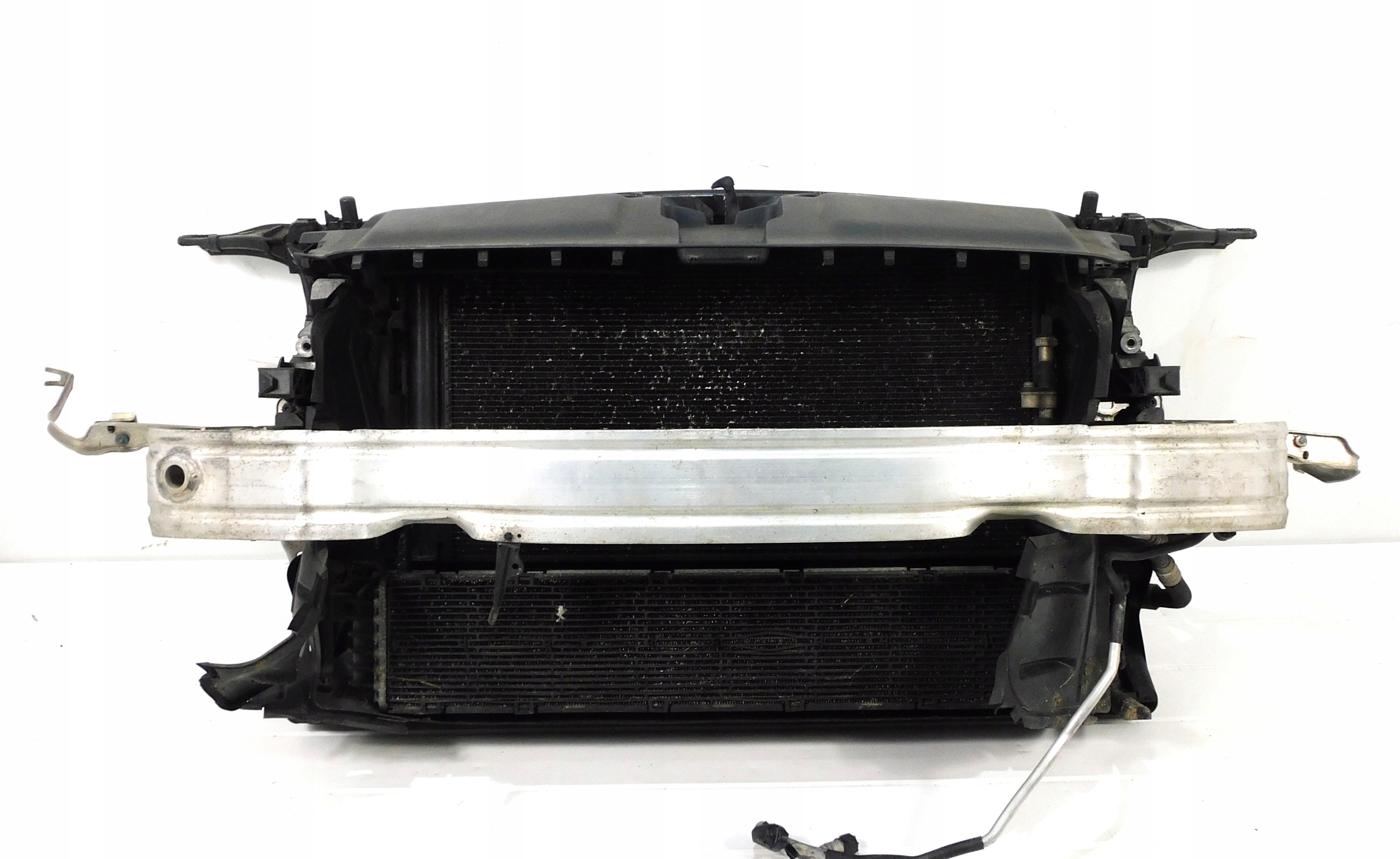 AUDI A6 C7 4G WZMOCNIENIE PAS PRZEDNI CHŁODNICE