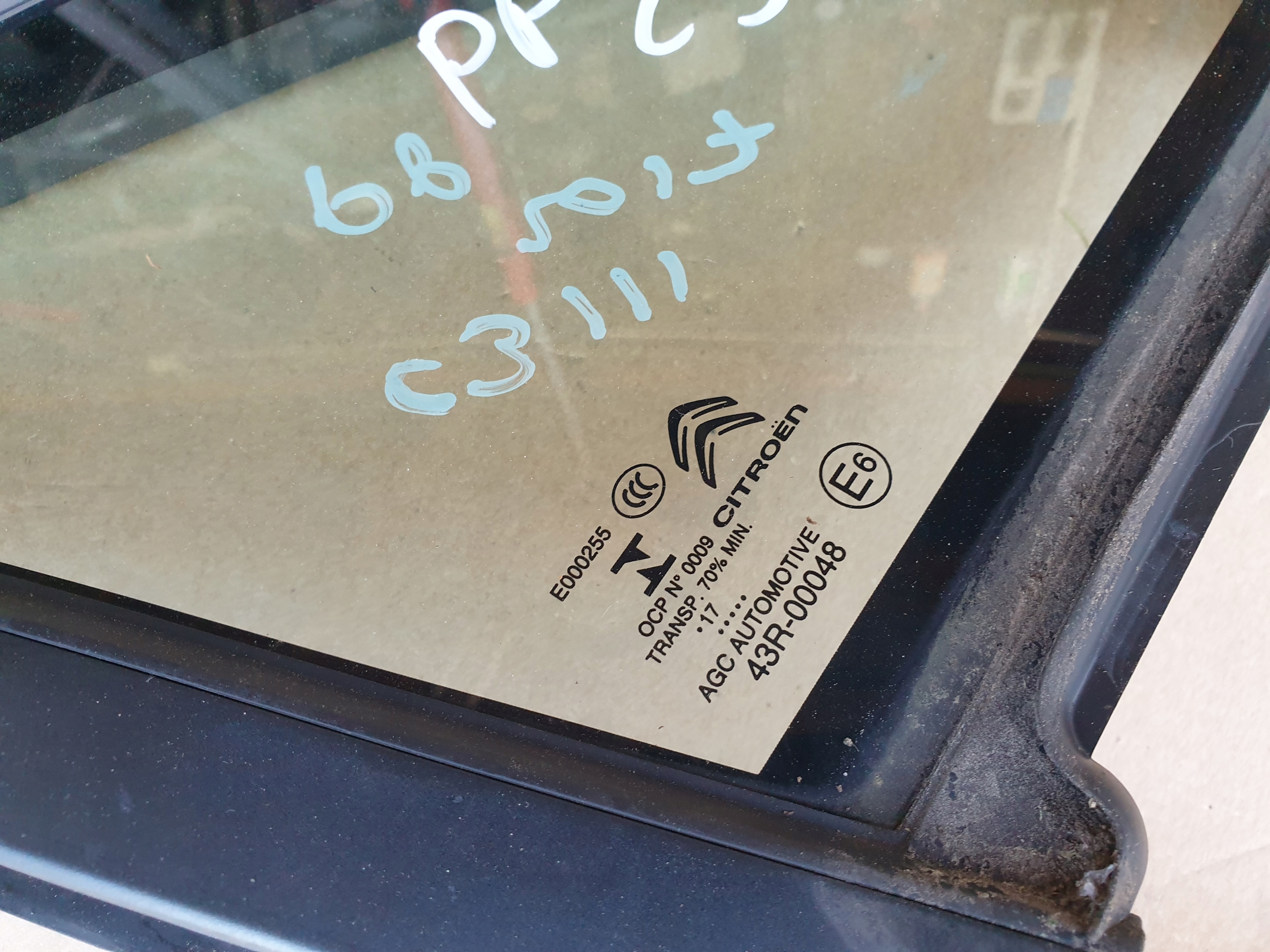 window DO door right TROJKAT CITROEN C3 III 2016- 9813154780