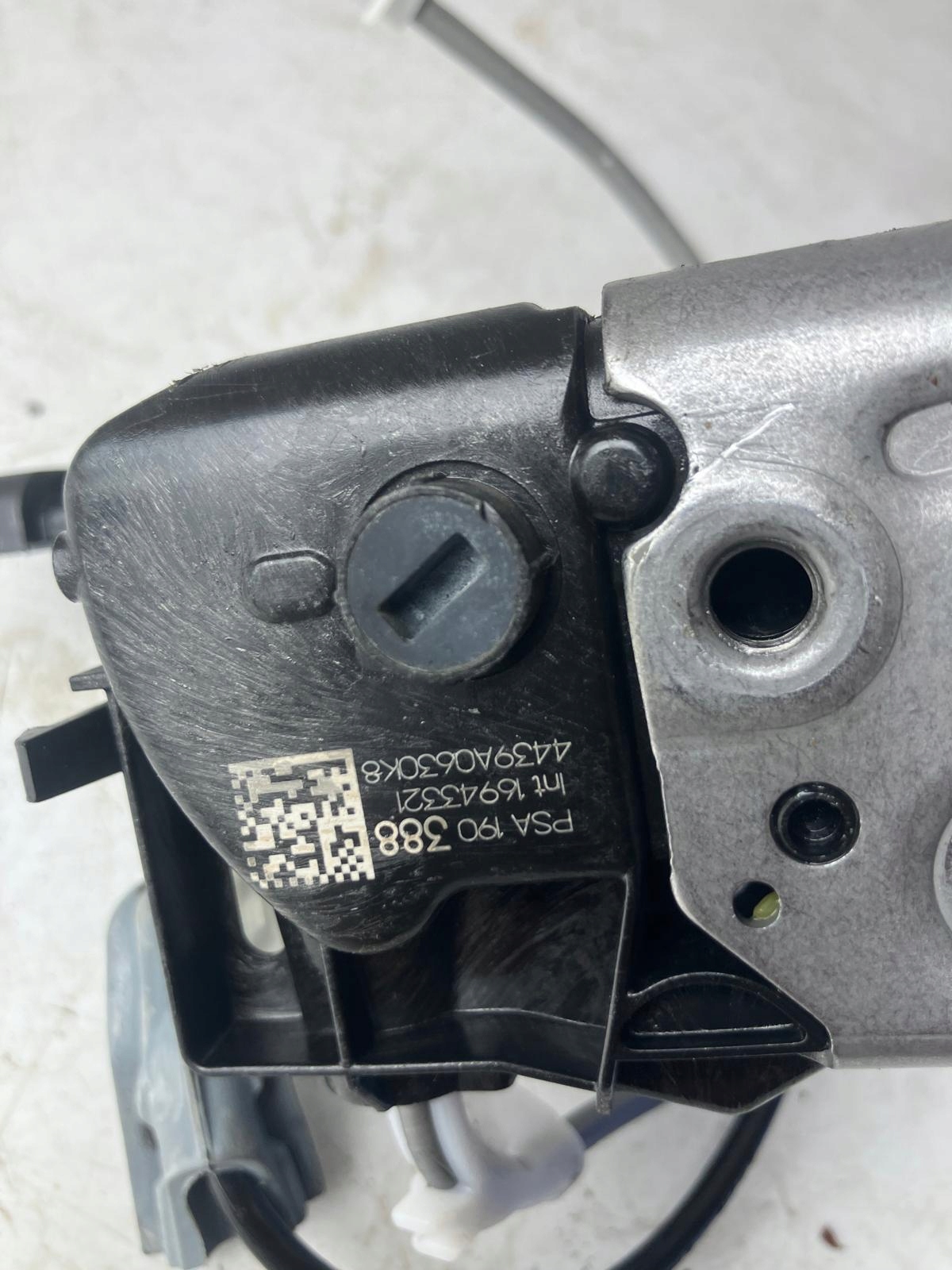 lock door right rear part CITROEN C4 CACTUS PSA190388