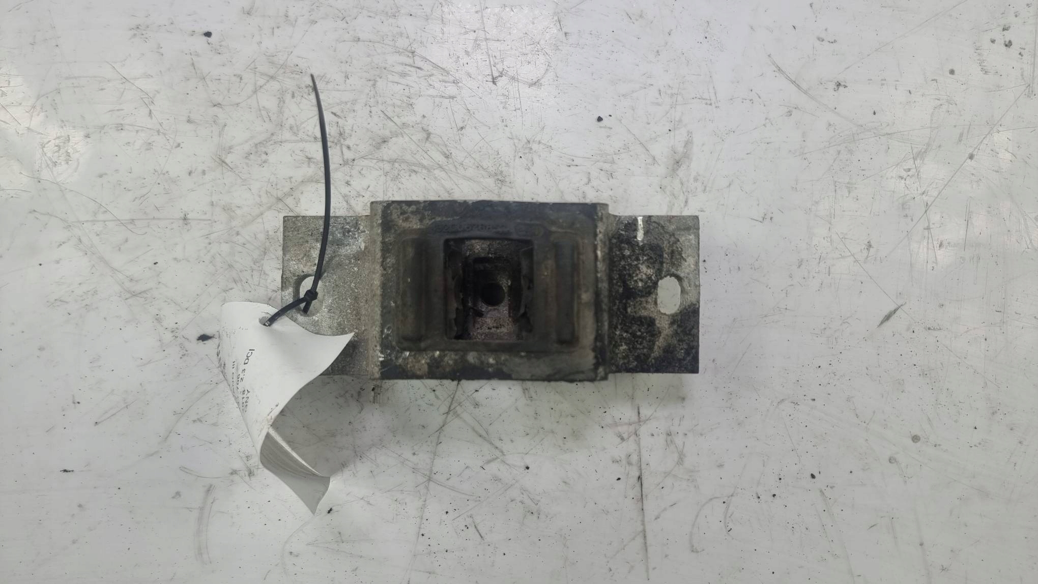 engine mount 8200676857 OPEL MOVANO III