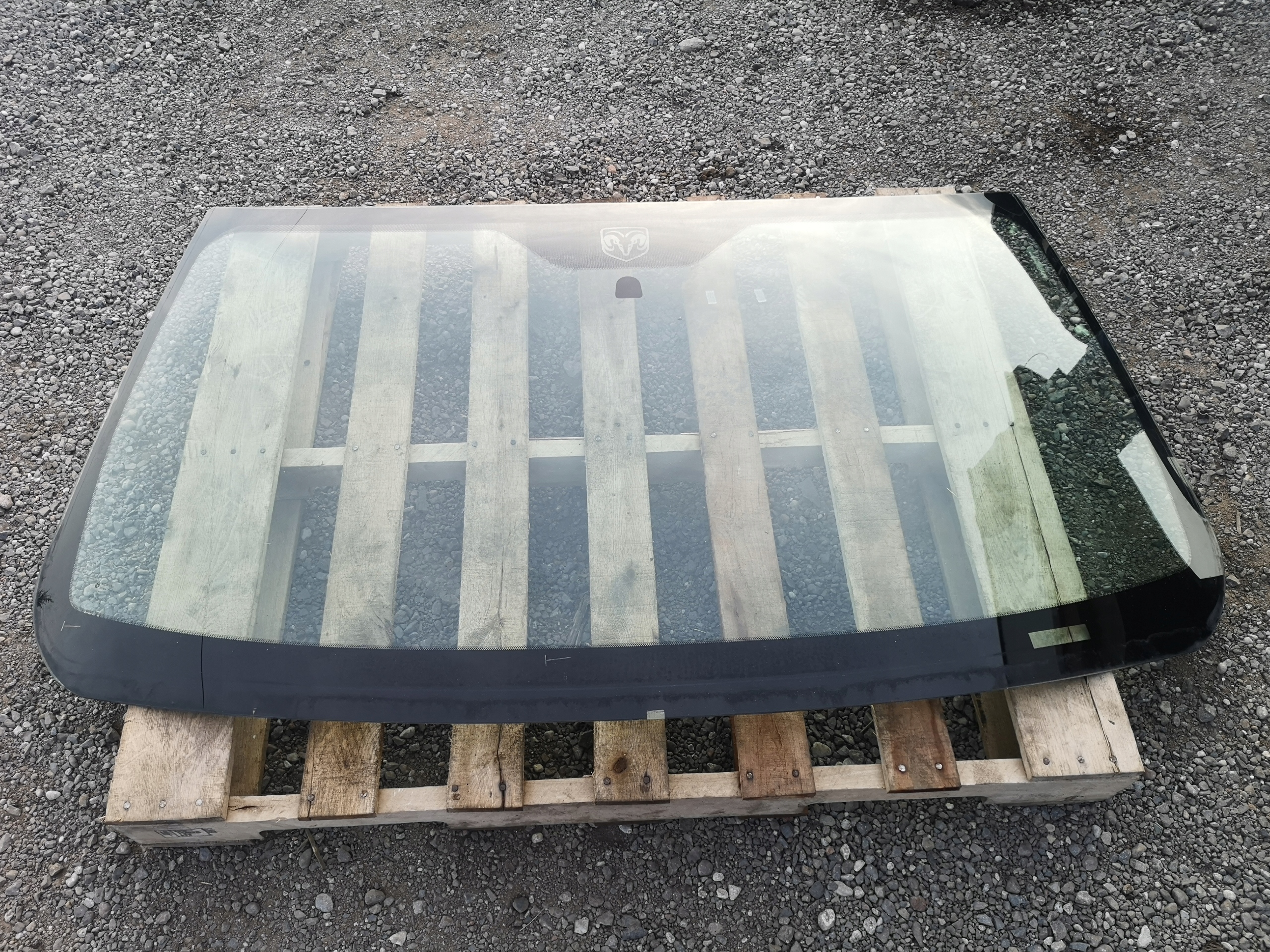 Лобове скло Dodge RAM 2009-2018 оригінал