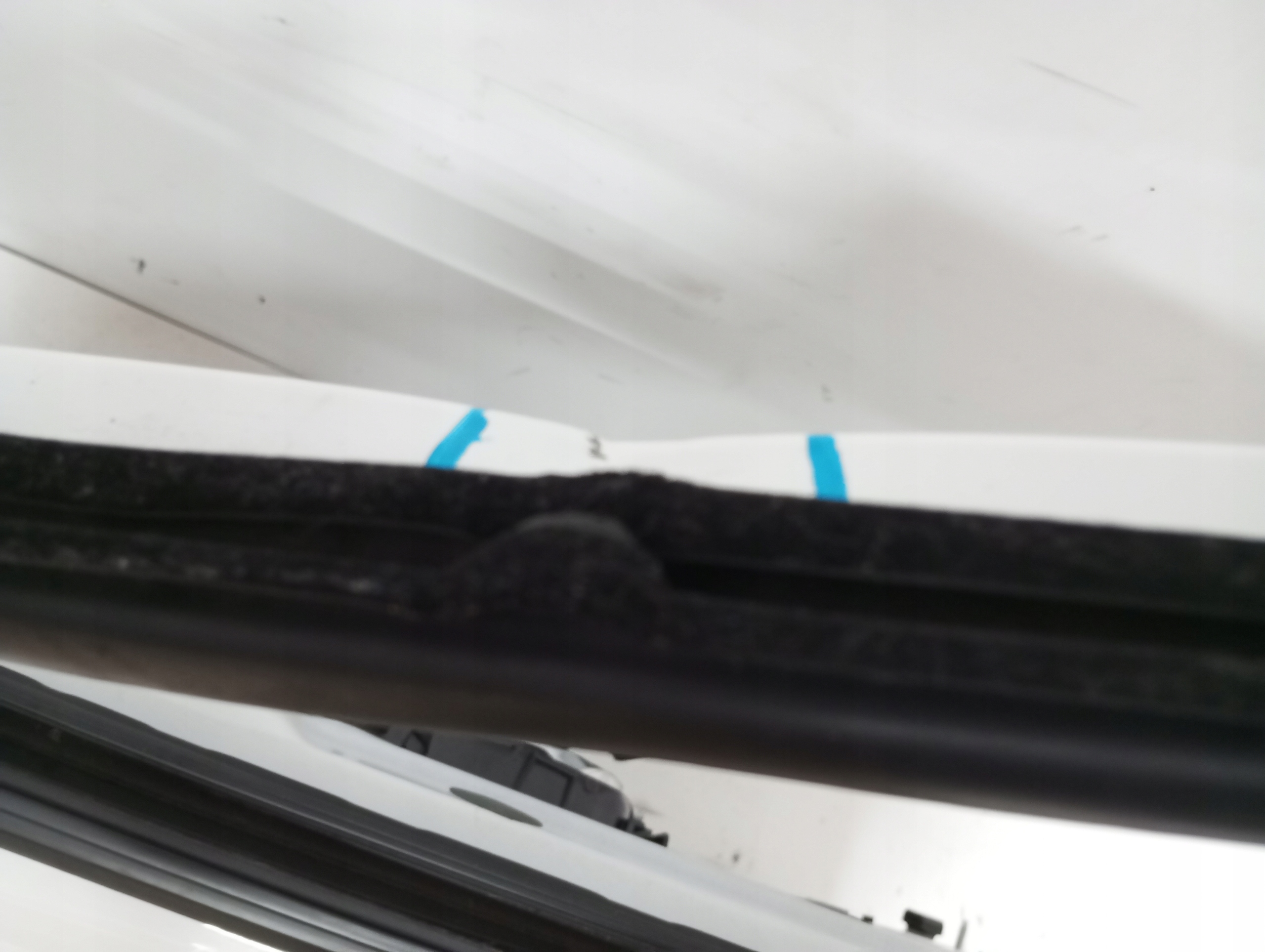 door left front PEUGEOT 2008 II 24R damag.