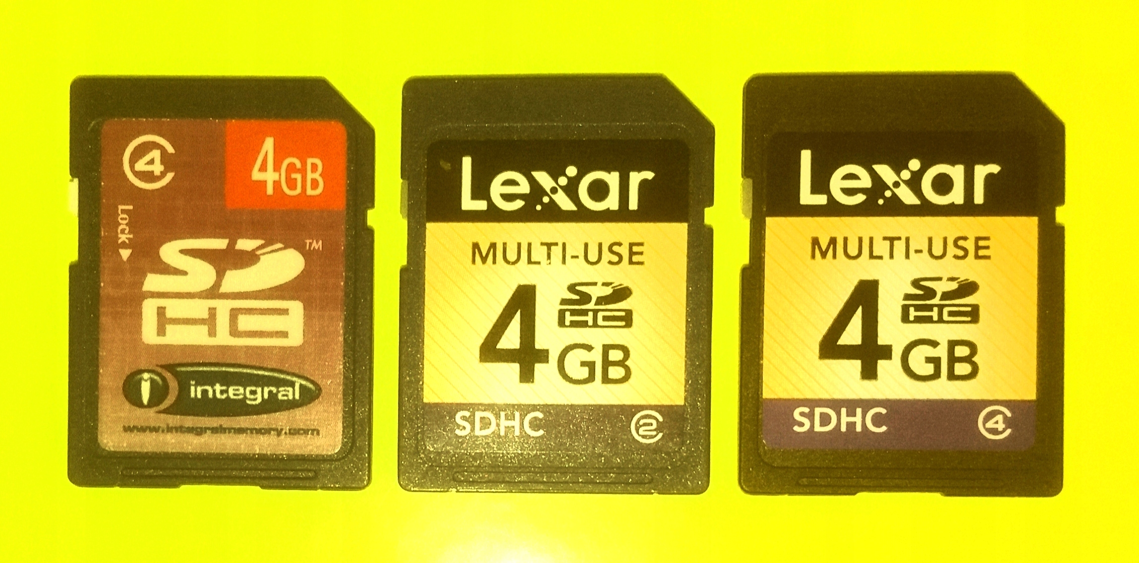 SDHC 4 GB >> I N T E G R A L >> Made in TAIWAN