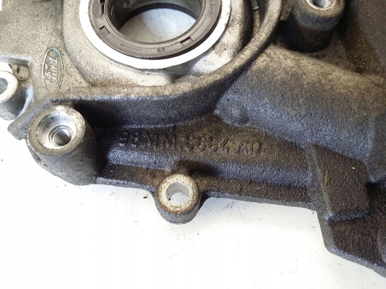 oil pump 98MM6604AD Ford Focus 1,4