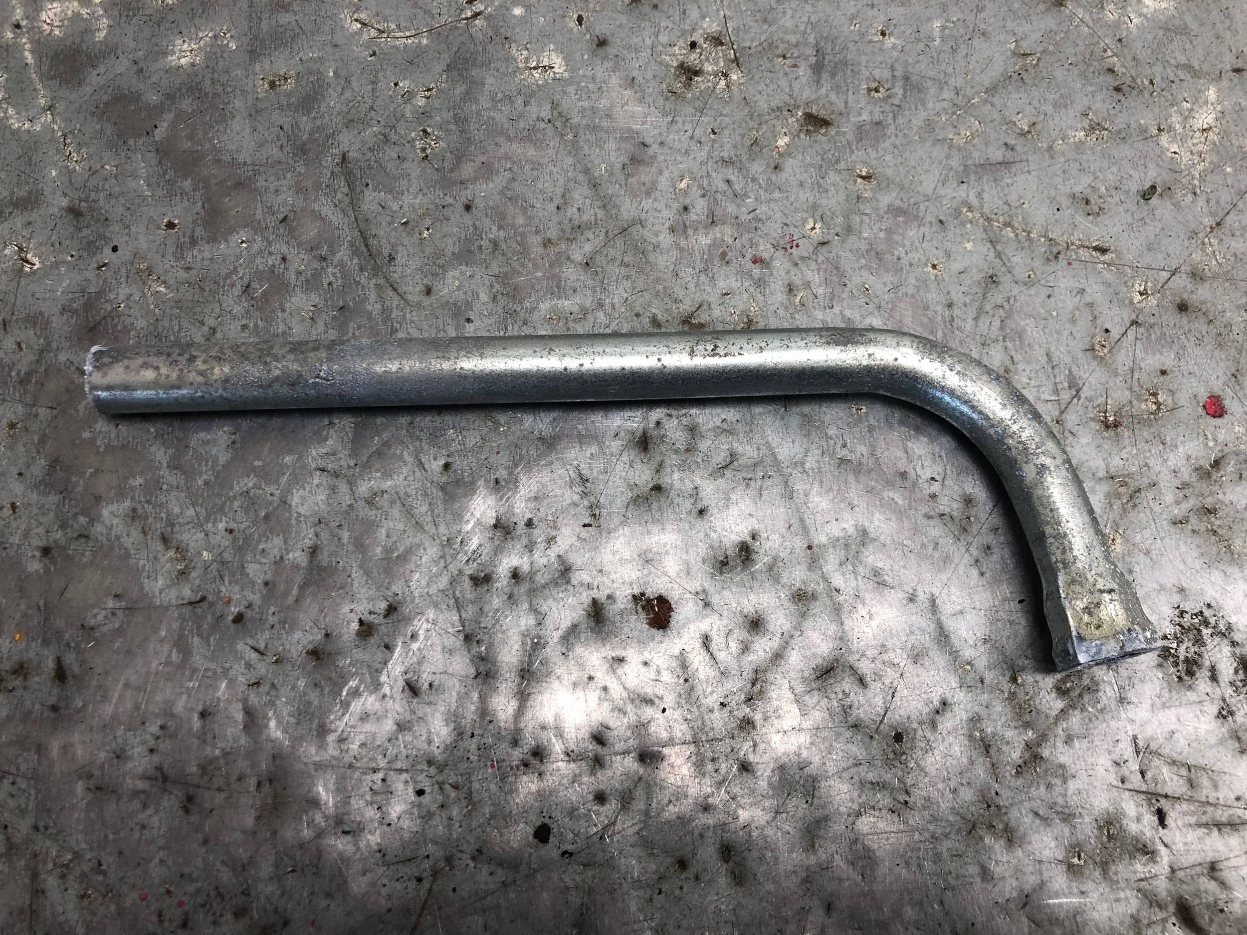 lock with key DO der Räder 17" VW AUDI 8N0012219