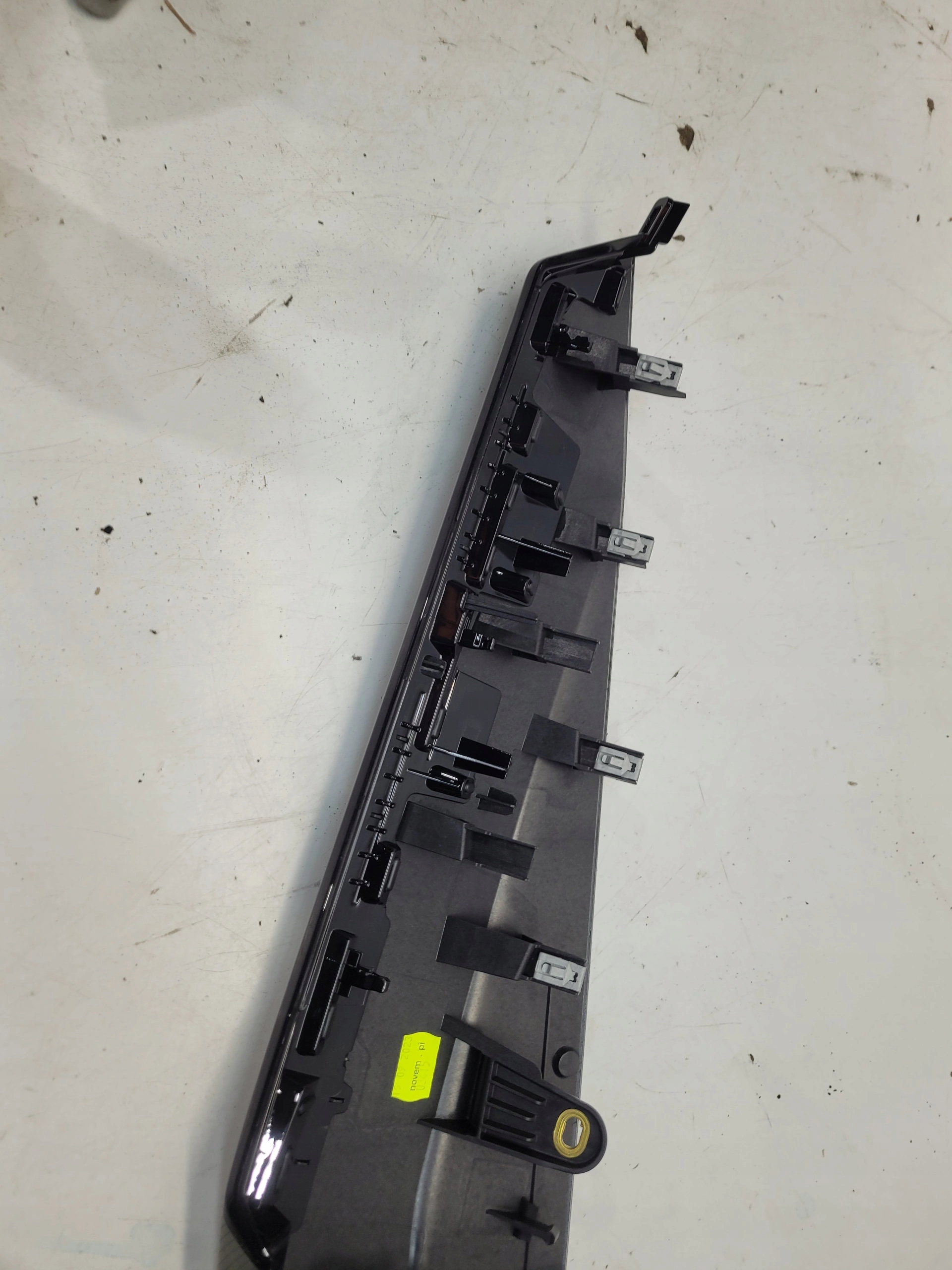 Moulage DEKOR du tableau de bord Console AUDI Q4 E-TRON 89C857200 Anglais
