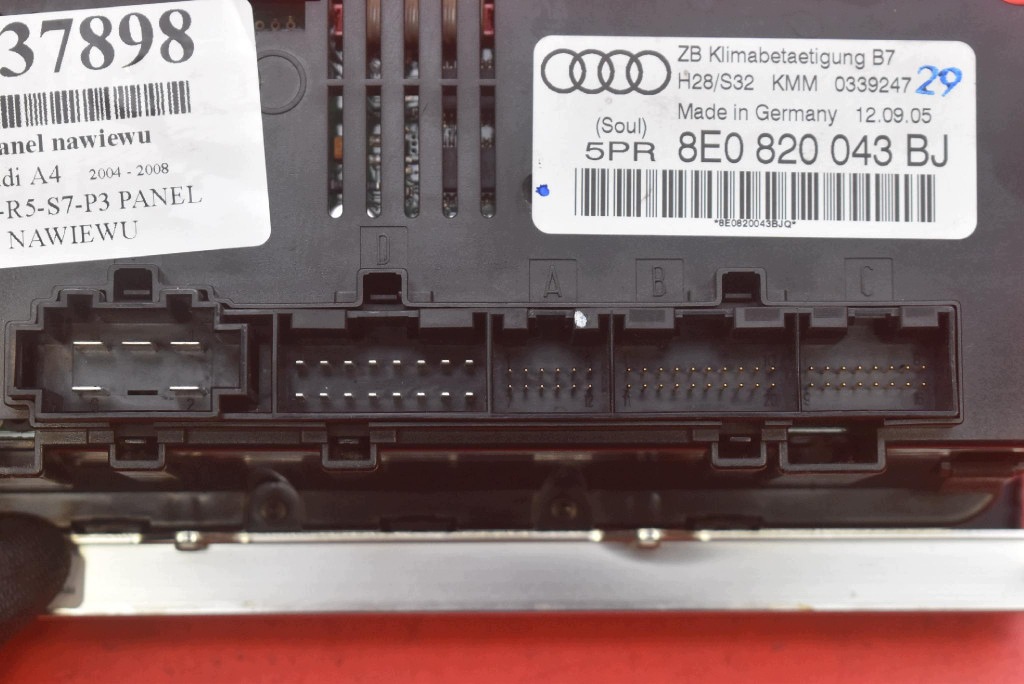 upravljačka rešetka ventilacije KLIMY 8E0820043BJ AUDI A4 B7 04-08