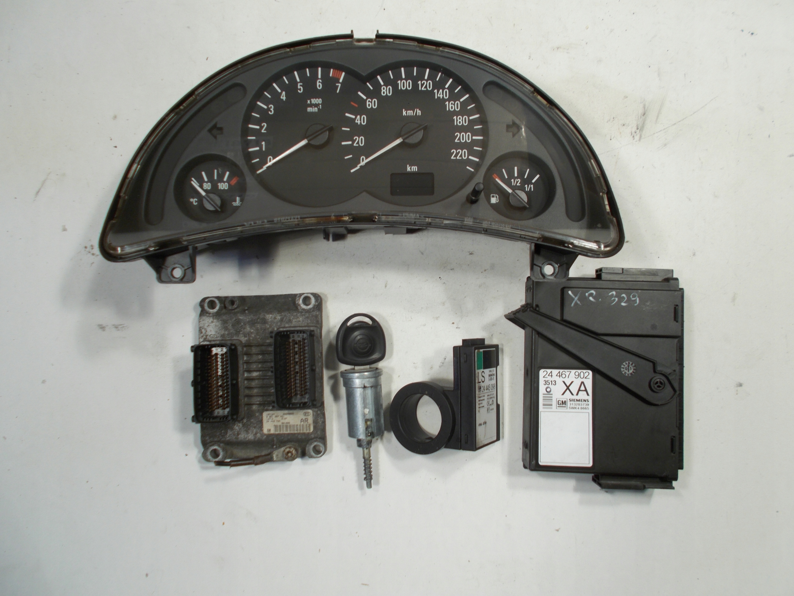 computer dials running board IMMO CORSA C 1.0 12V 0261207421 24443795