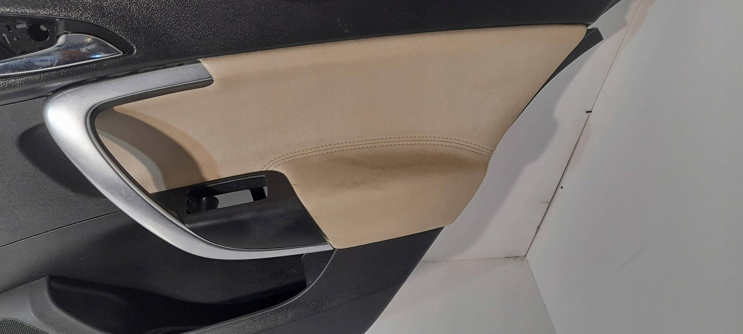 Opel Insignia A side door rear right 1064656 (ET204)