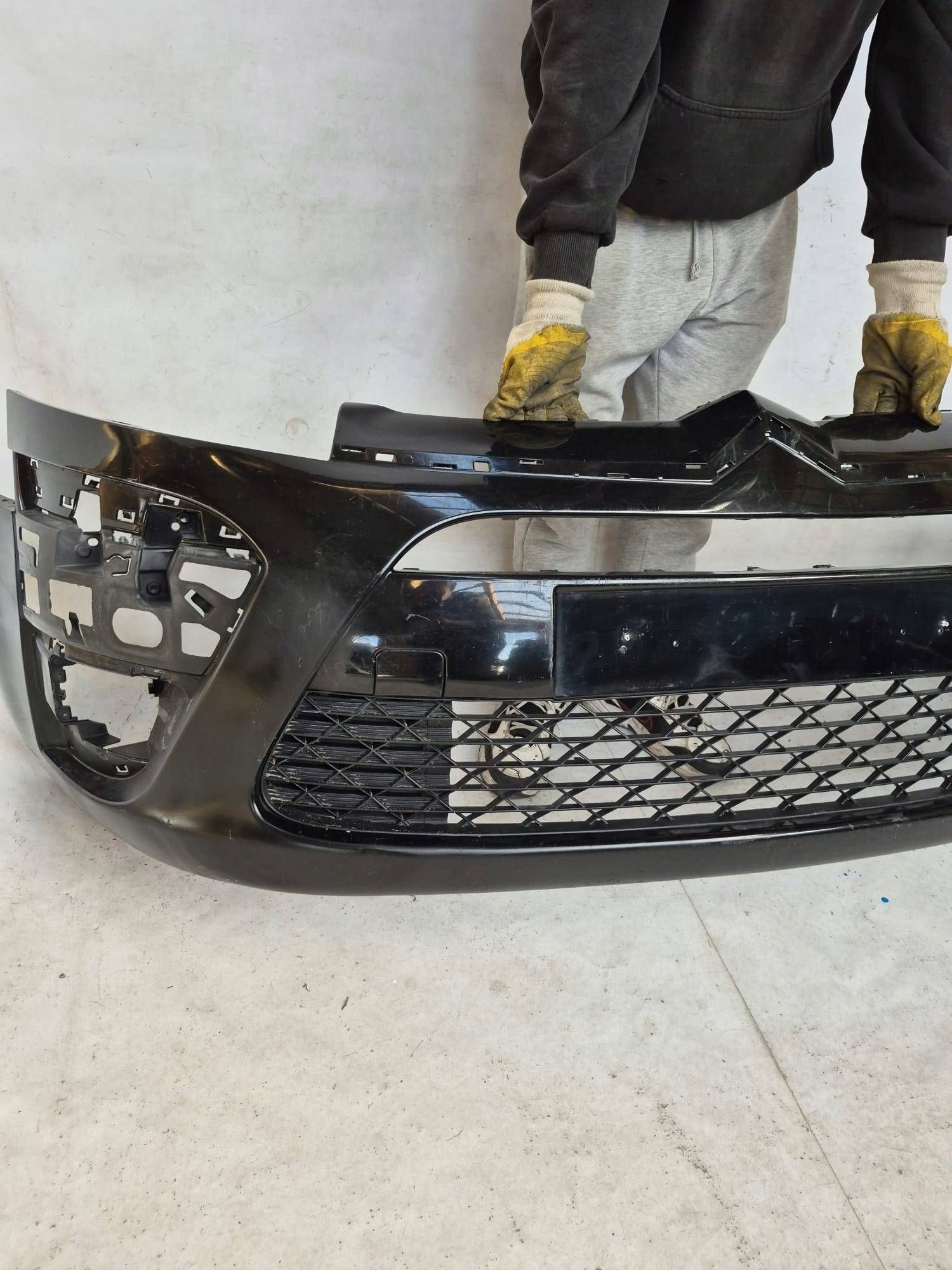 CITROEN C4 PICASSO and LIFT 10- bumper front front