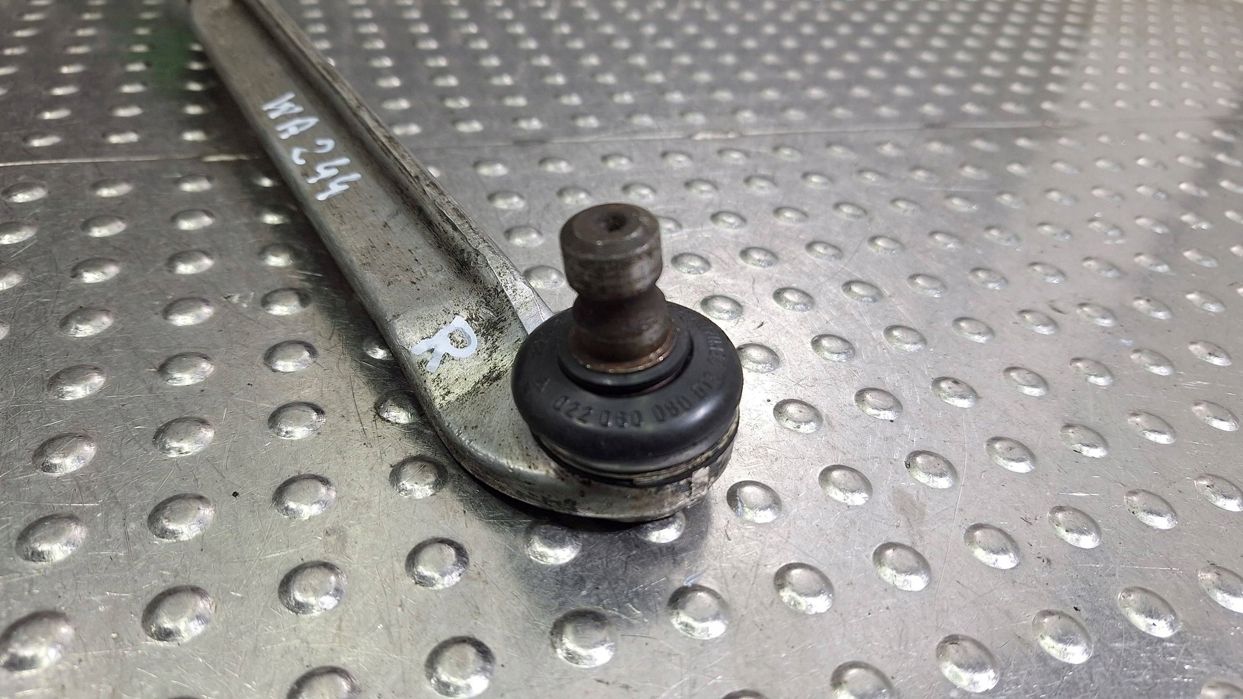 arm right front upper OE 8D0407508E AUDI A4 B6 A6 C5 PASSAT B5 SUPERB and