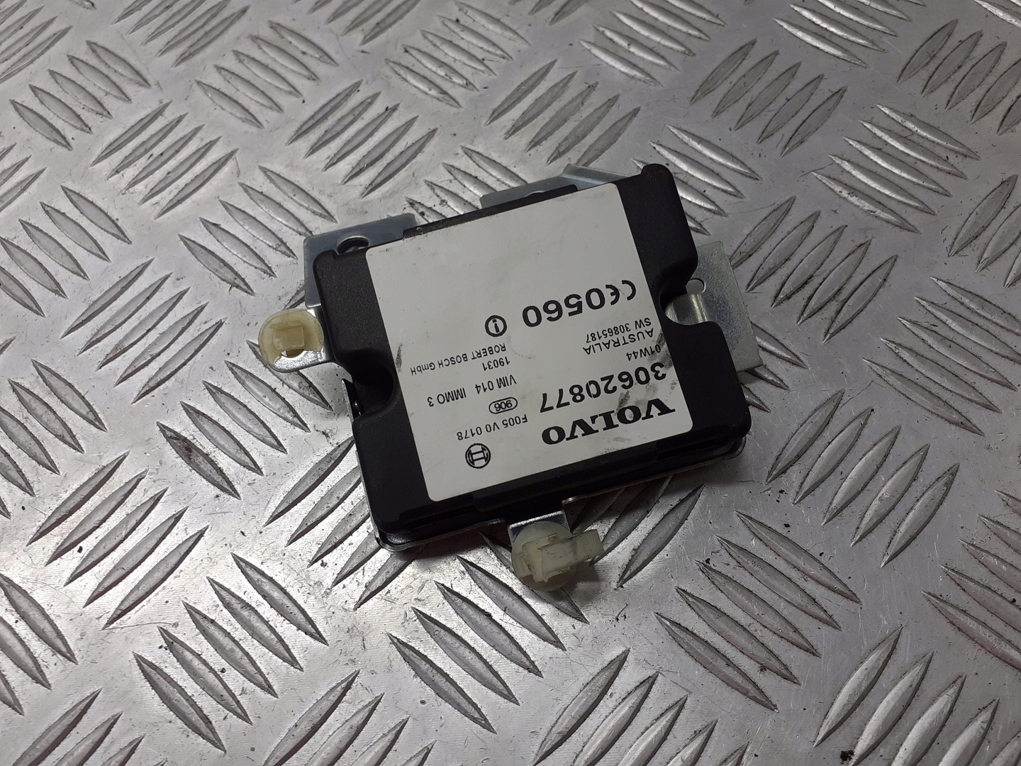 Camion Volvo SOUFFLET DE CARDAN VOLVO V40 BREAK 1.8,2.0,1.6,S40 I  1.8,2.0,1.6 Coupelle Amortisseur Volvo