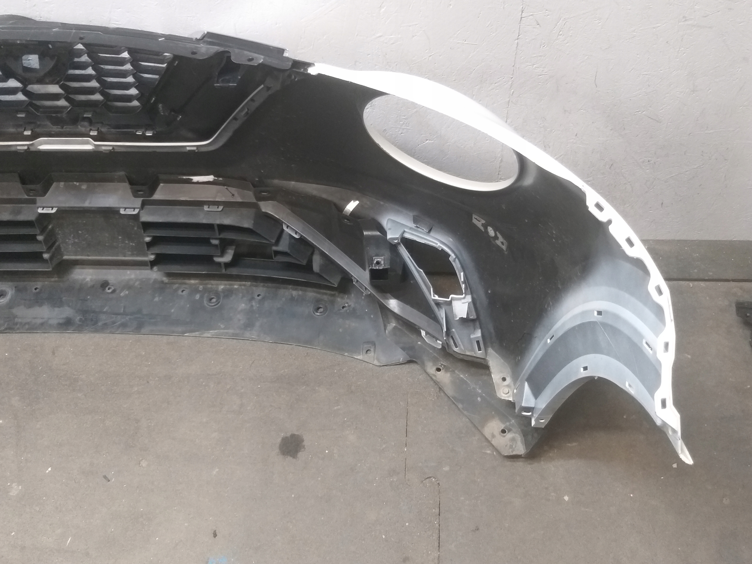bumper front NISSAN JUKE 2 II F16 19