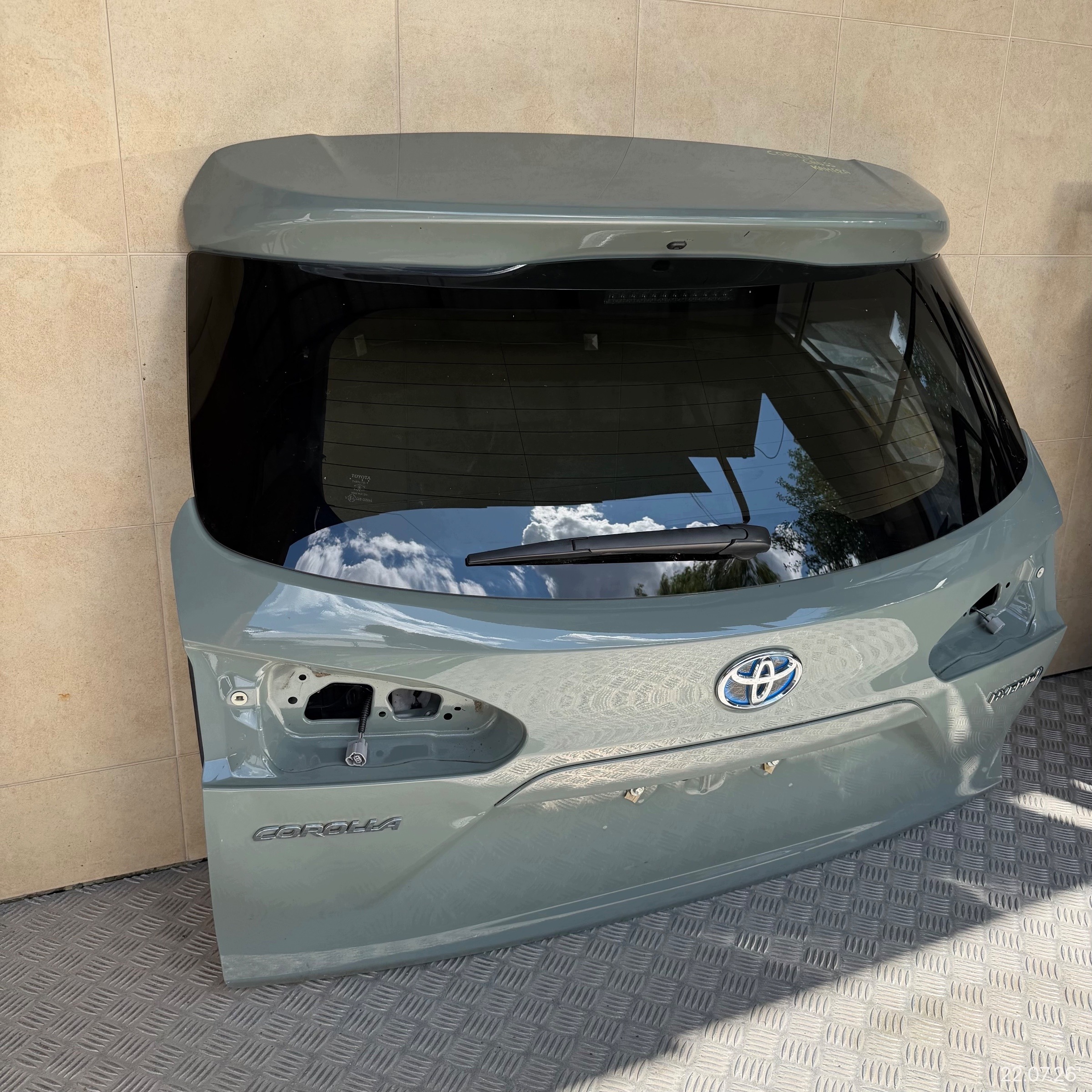 boot doors complete TOYOTA COROLLA CROSS 2025 ROK CROSS KAMERA